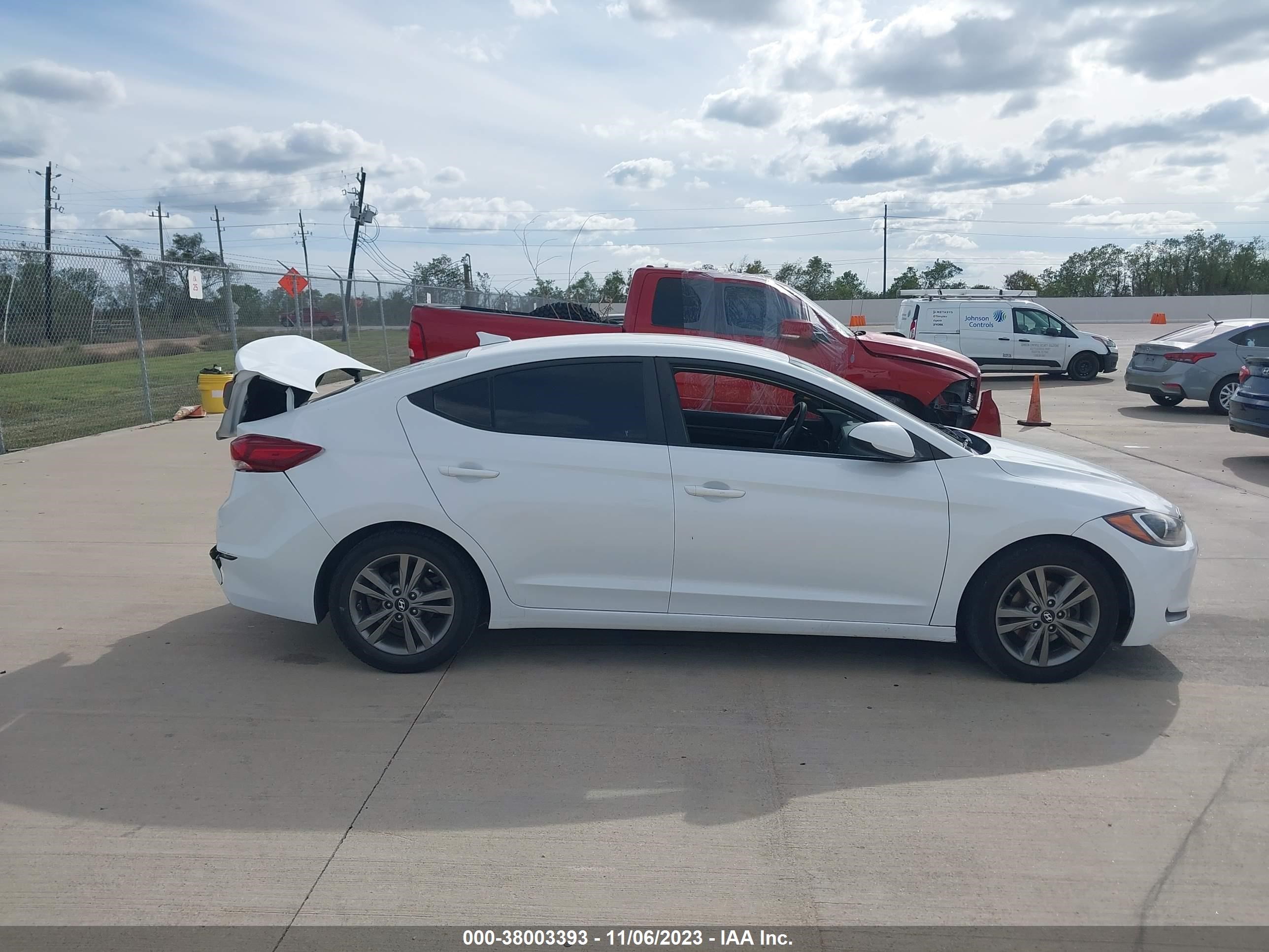 Photo 12 VIN: 5NPD84LF0JH302829 - HYUNDAI ELANTRA 