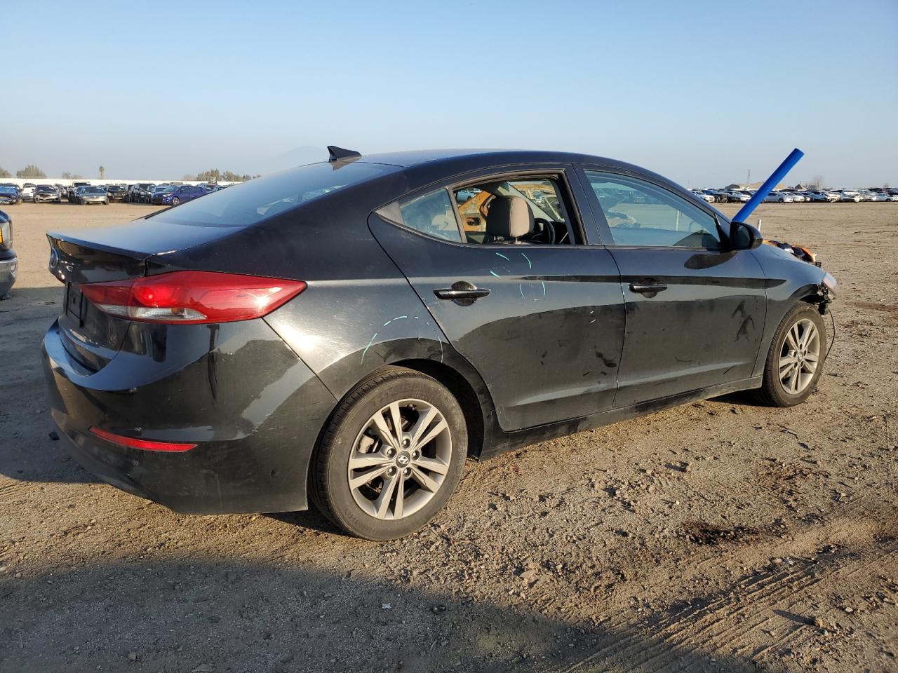 Photo 2 VIN: 5NPD84LF0JH303849 - HYUNDAI ELANTRA 