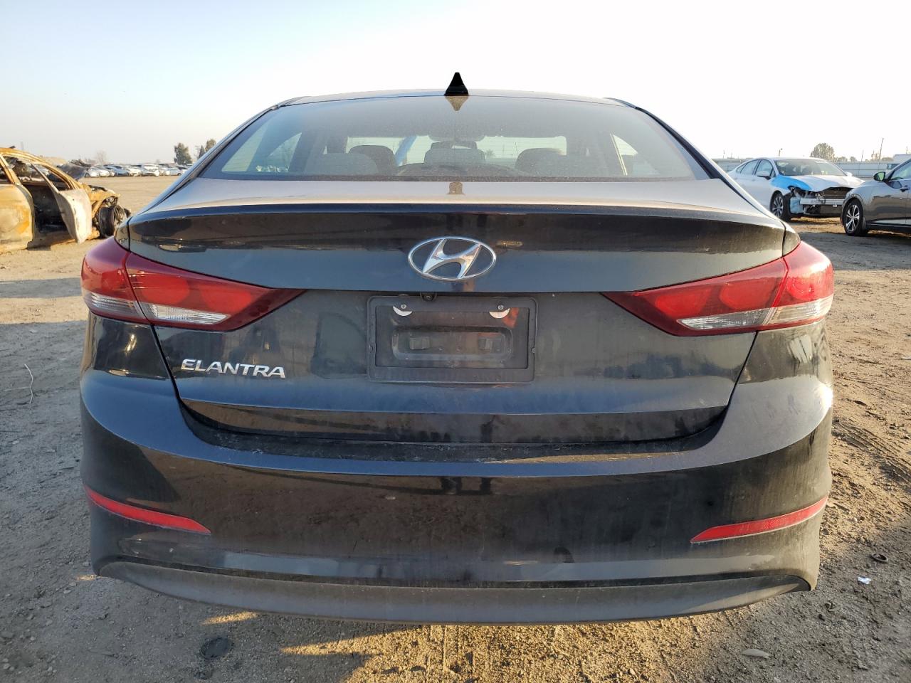 Photo 5 VIN: 5NPD84LF0JH303849 - HYUNDAI ELANTRA 