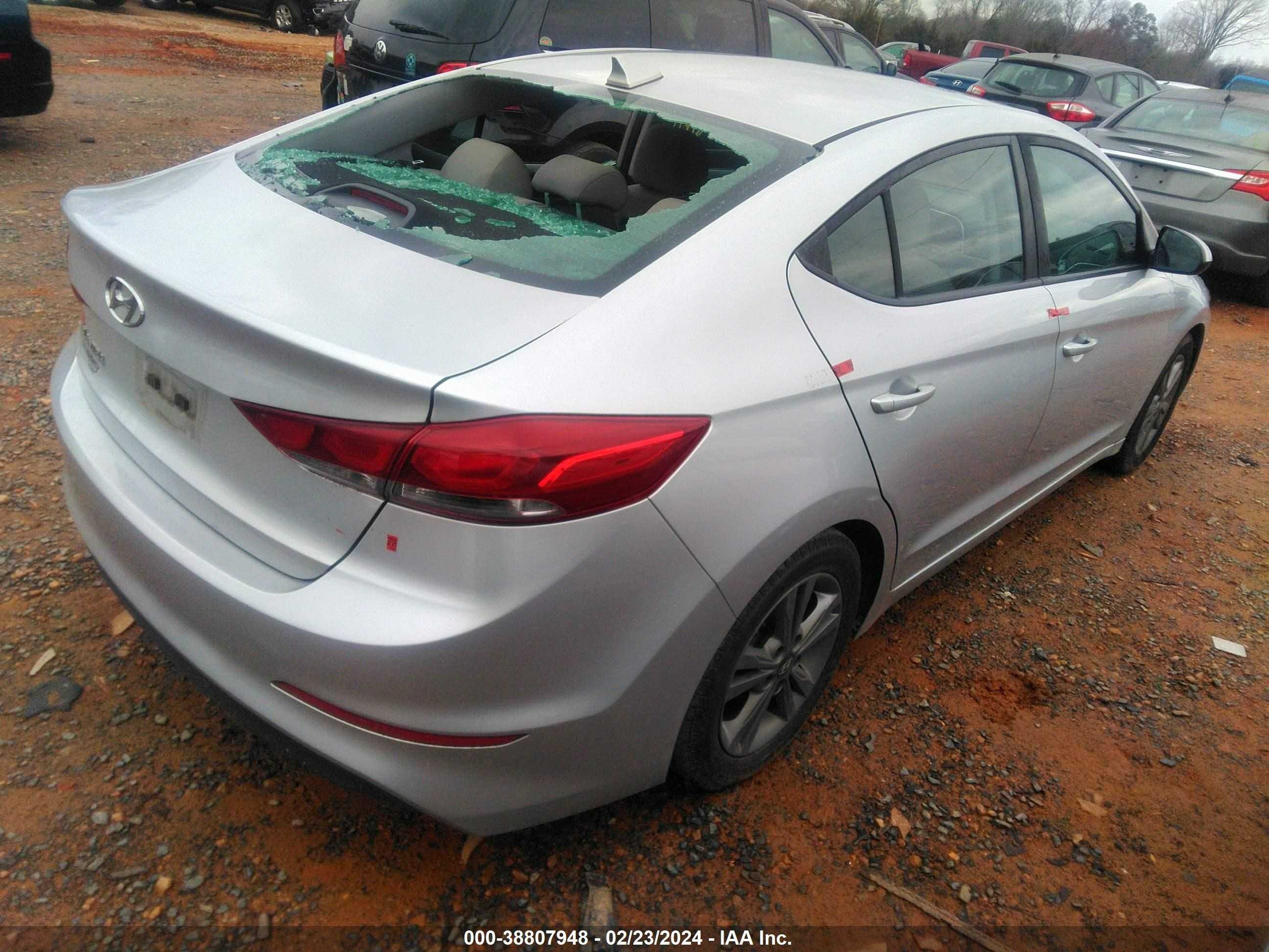 Photo 3 VIN: 5NPD84LF0JH321266 - HYUNDAI ELANTRA 