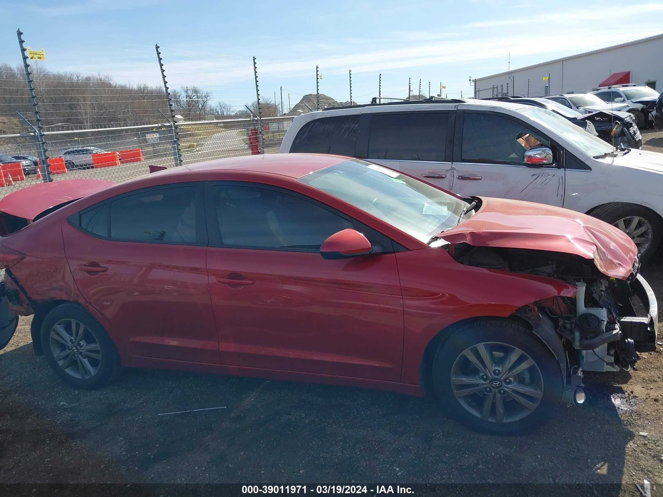 Photo 12 VIN: 5NPD84LF0JH323986 - HYUNDAI ELANTRA 