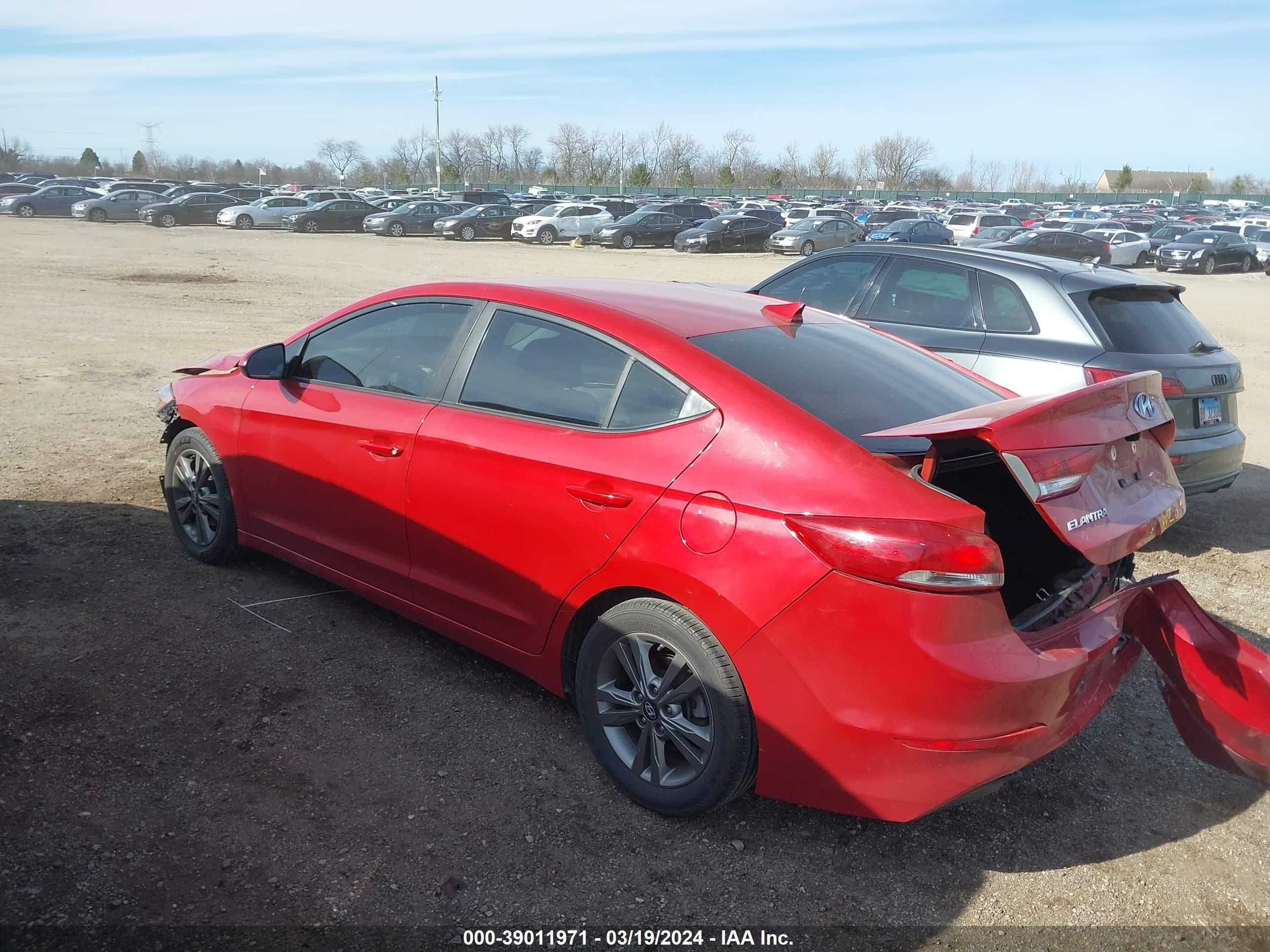 Photo 2 VIN: 5NPD84LF0JH323986 - HYUNDAI ELANTRA 