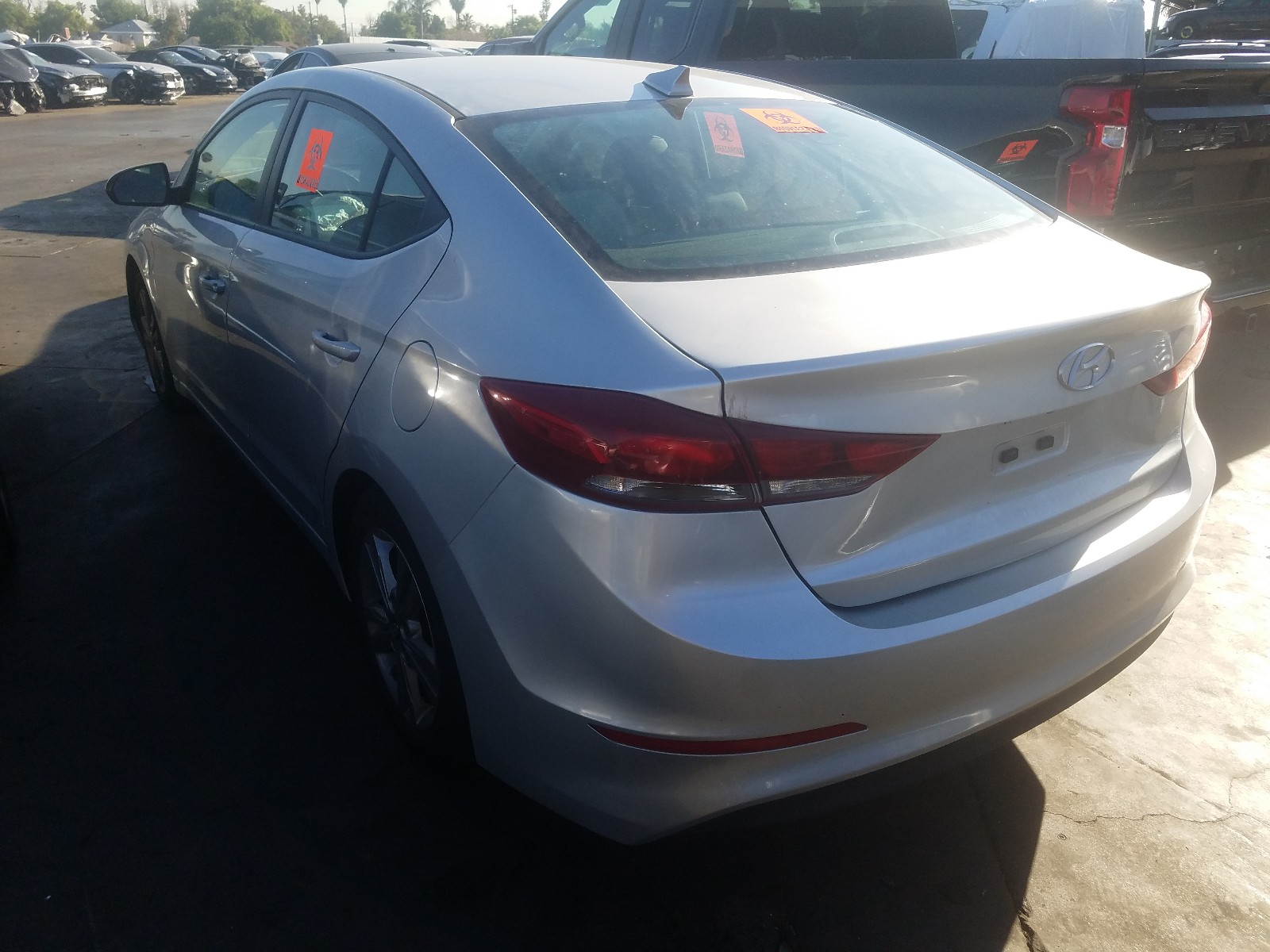 Photo 2 VIN: 5NPD84LF0JH324720 - HYUNDAI ELANTRA SE 