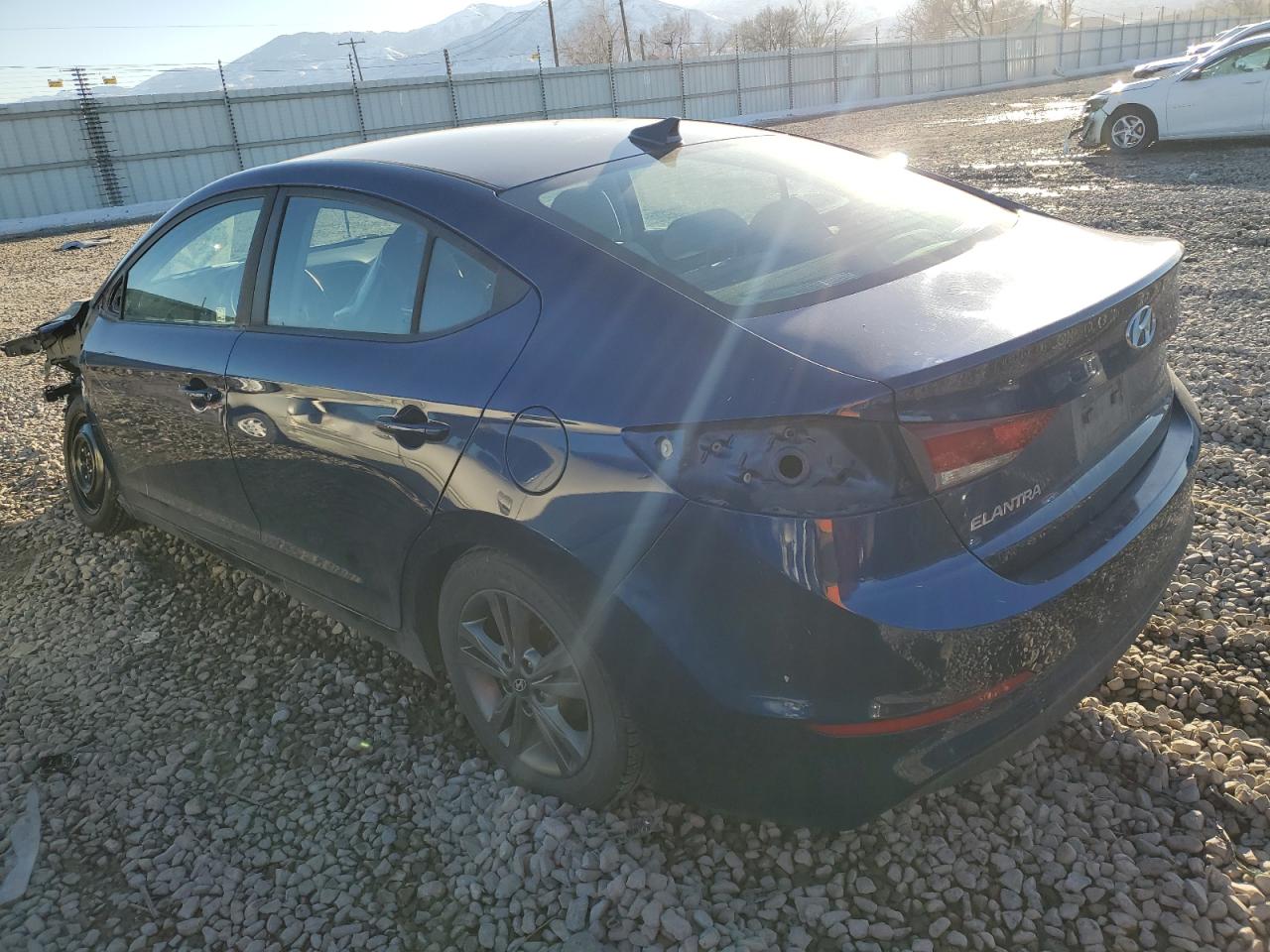 Photo 1 VIN: 5NPD84LF0JH327200 - HYUNDAI ELANTRA 