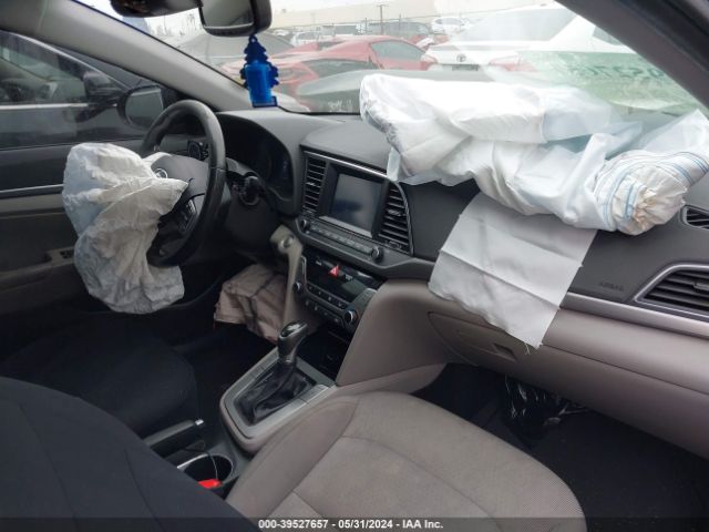 Photo 4 VIN: 5NPD84LF0JH329495 - HYUNDAI ELANTRA 