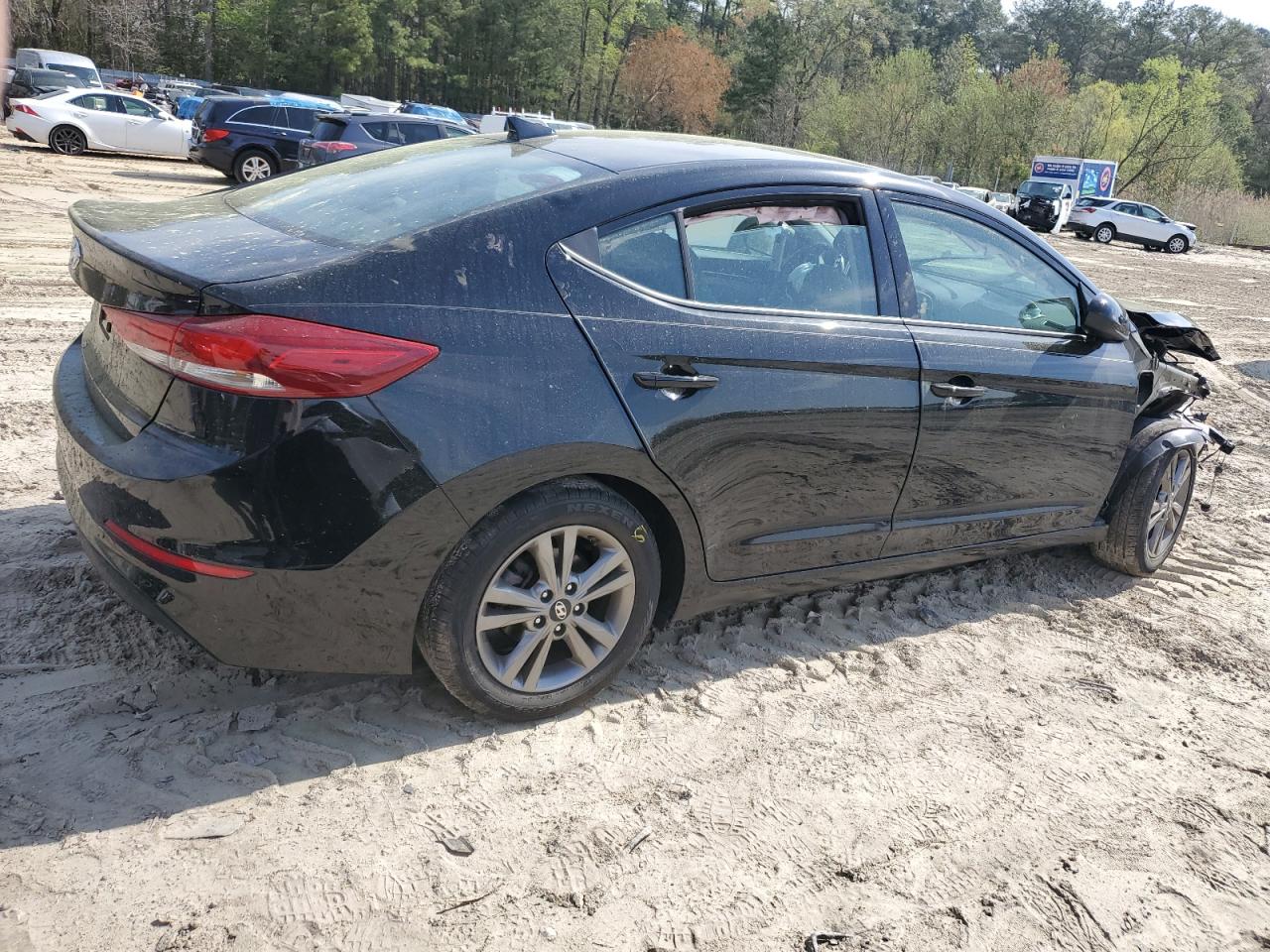 Photo 2 VIN: 5NPD84LF0JH334924 - HYUNDAI ELANTRA 