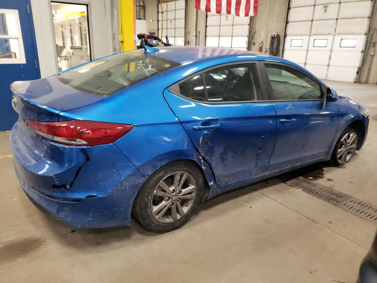 Photo 2 VIN: 5NPD84LF0JH338570 - HYUNDAI ELANTRA 