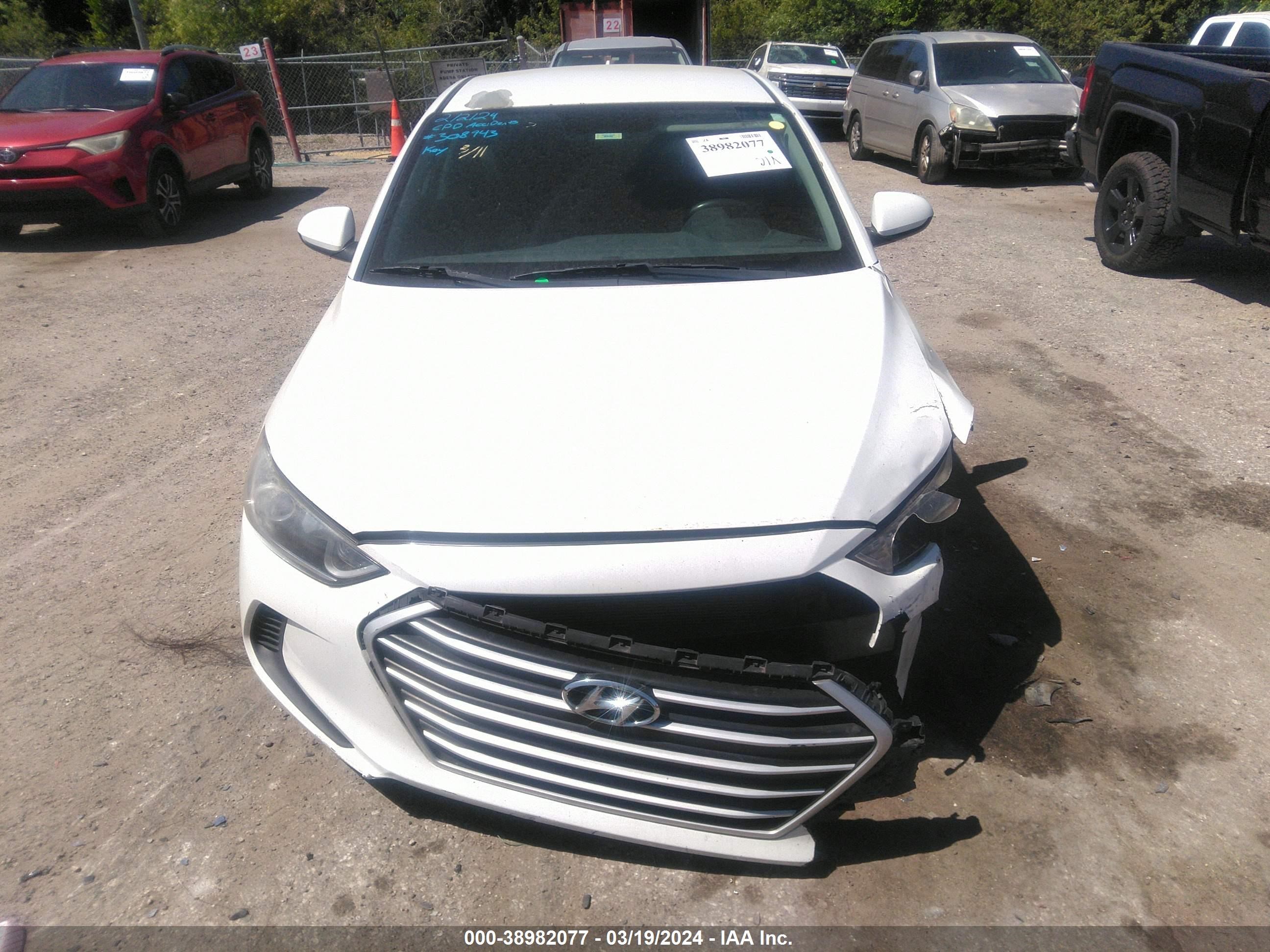 Photo 11 VIN: 5NPD84LF0JH339878 - HYUNDAI ELANTRA 