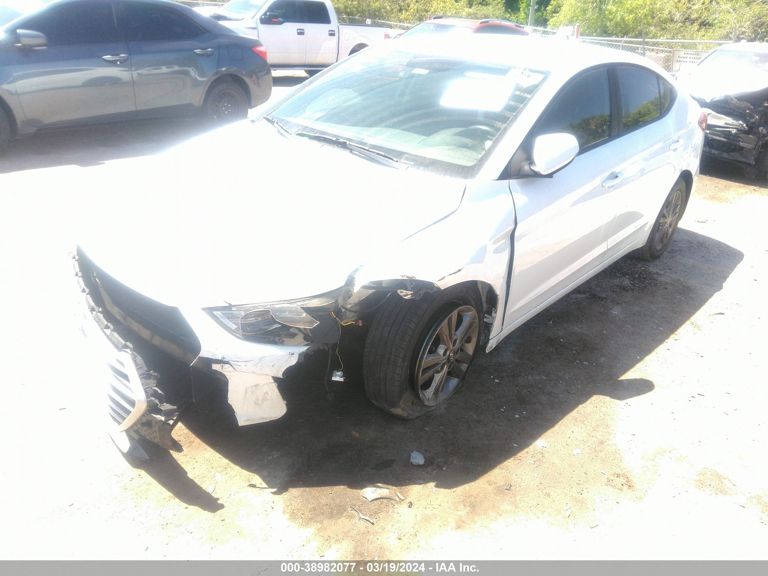 Photo 5 VIN: 5NPD84LF0JH339878 - HYUNDAI ELANTRA 