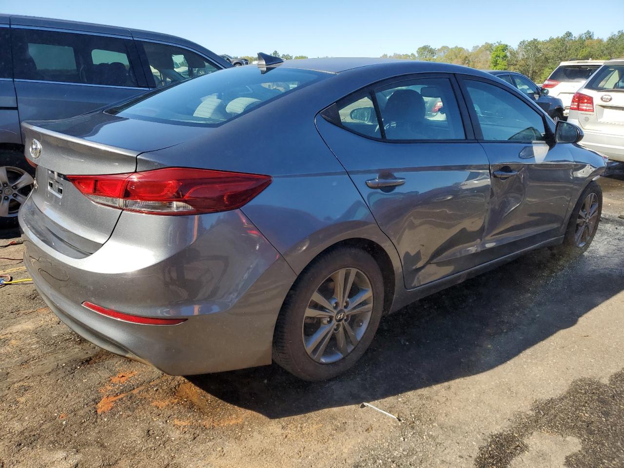 Photo 2 VIN: 5NPD84LF0JH344949 - HYUNDAI ELANTRA 