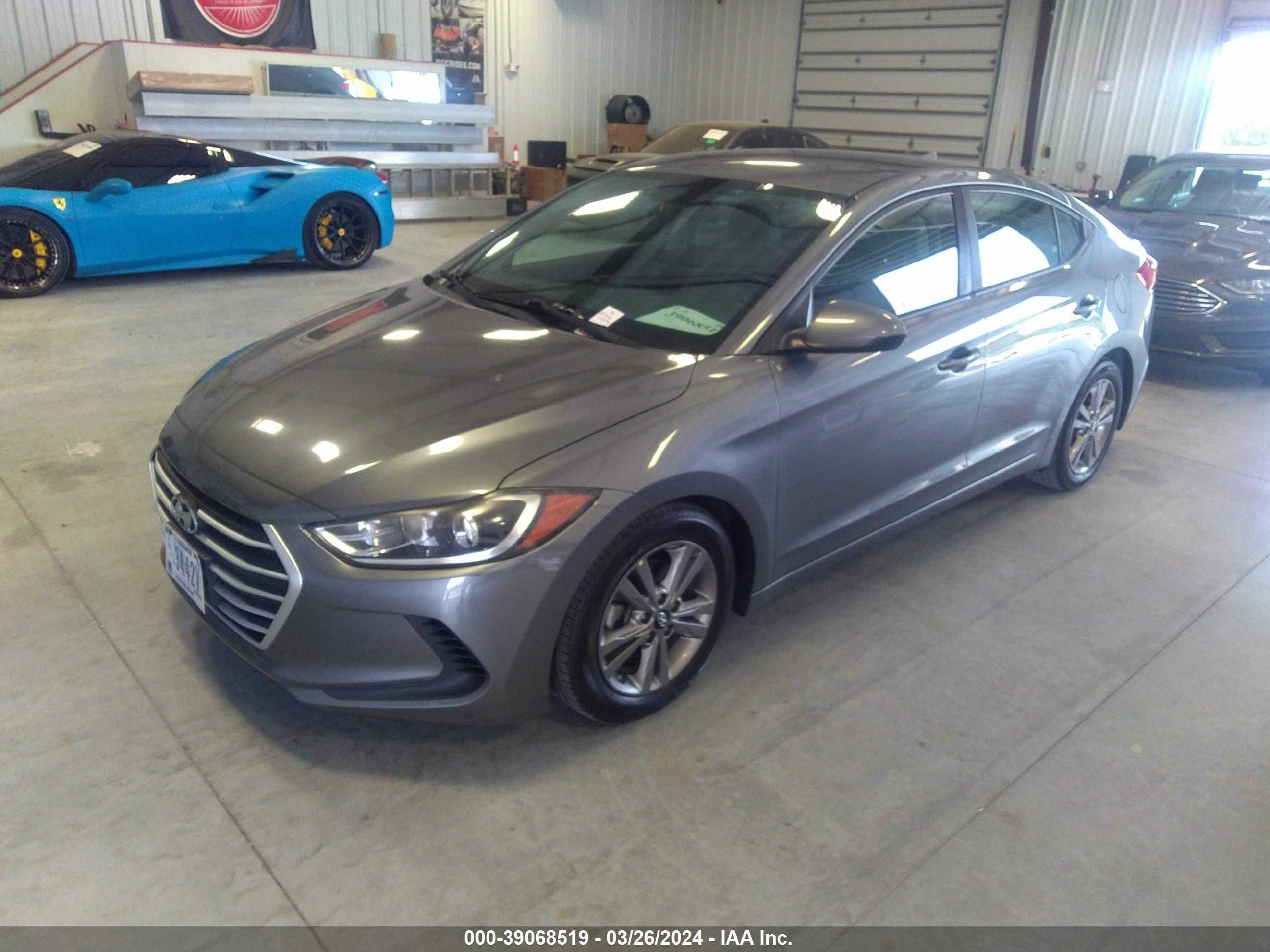 Photo 1 VIN: 5NPD84LF0JH381385 - HYUNDAI ELANTRA 