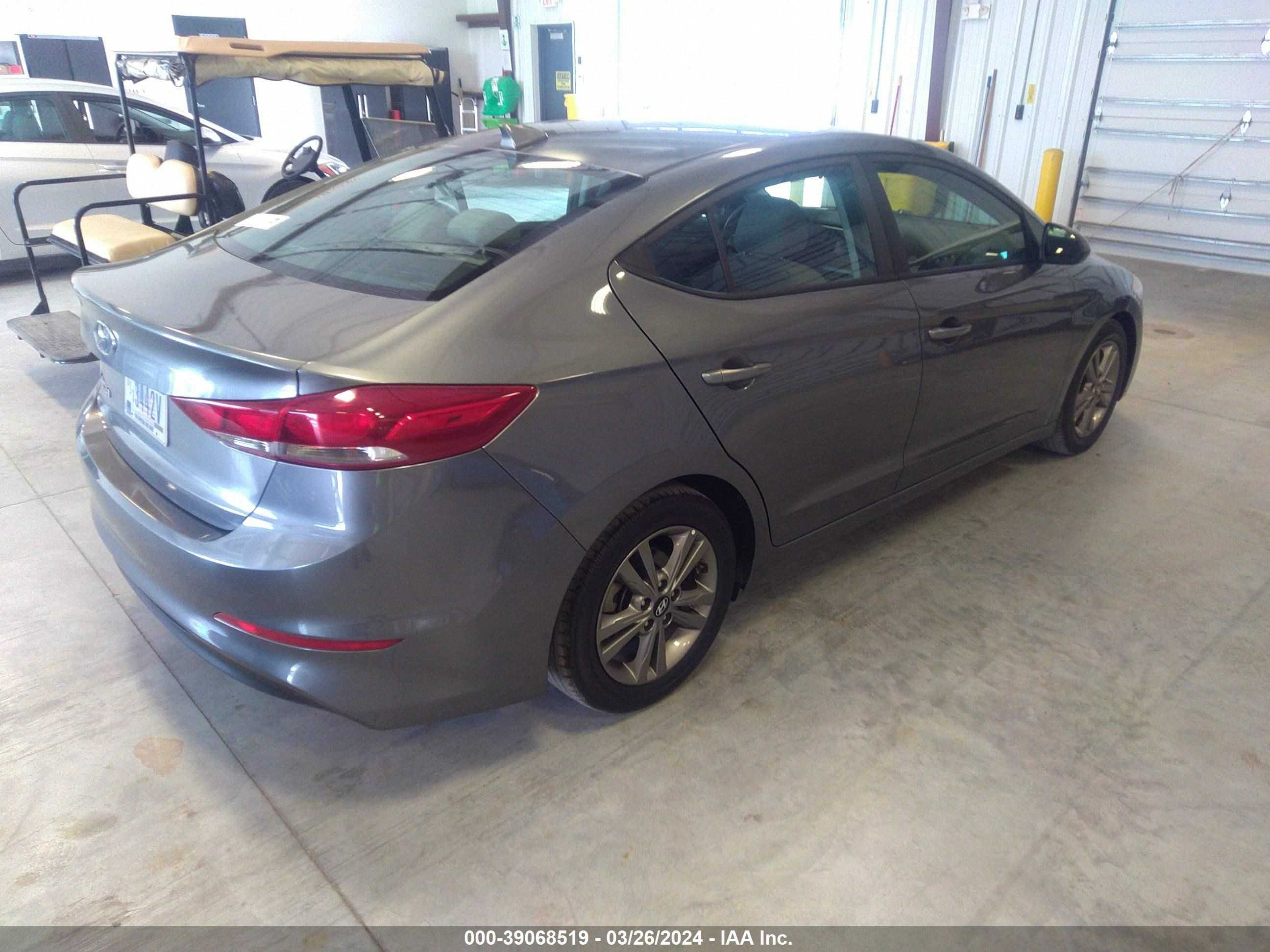 Photo 3 VIN: 5NPD84LF0JH381385 - HYUNDAI ELANTRA 