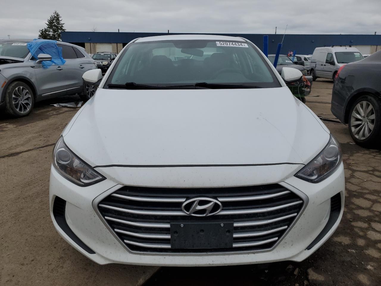 Photo 4 VIN: 5NPD84LF0JH395092 - HYUNDAI ELANTRA 