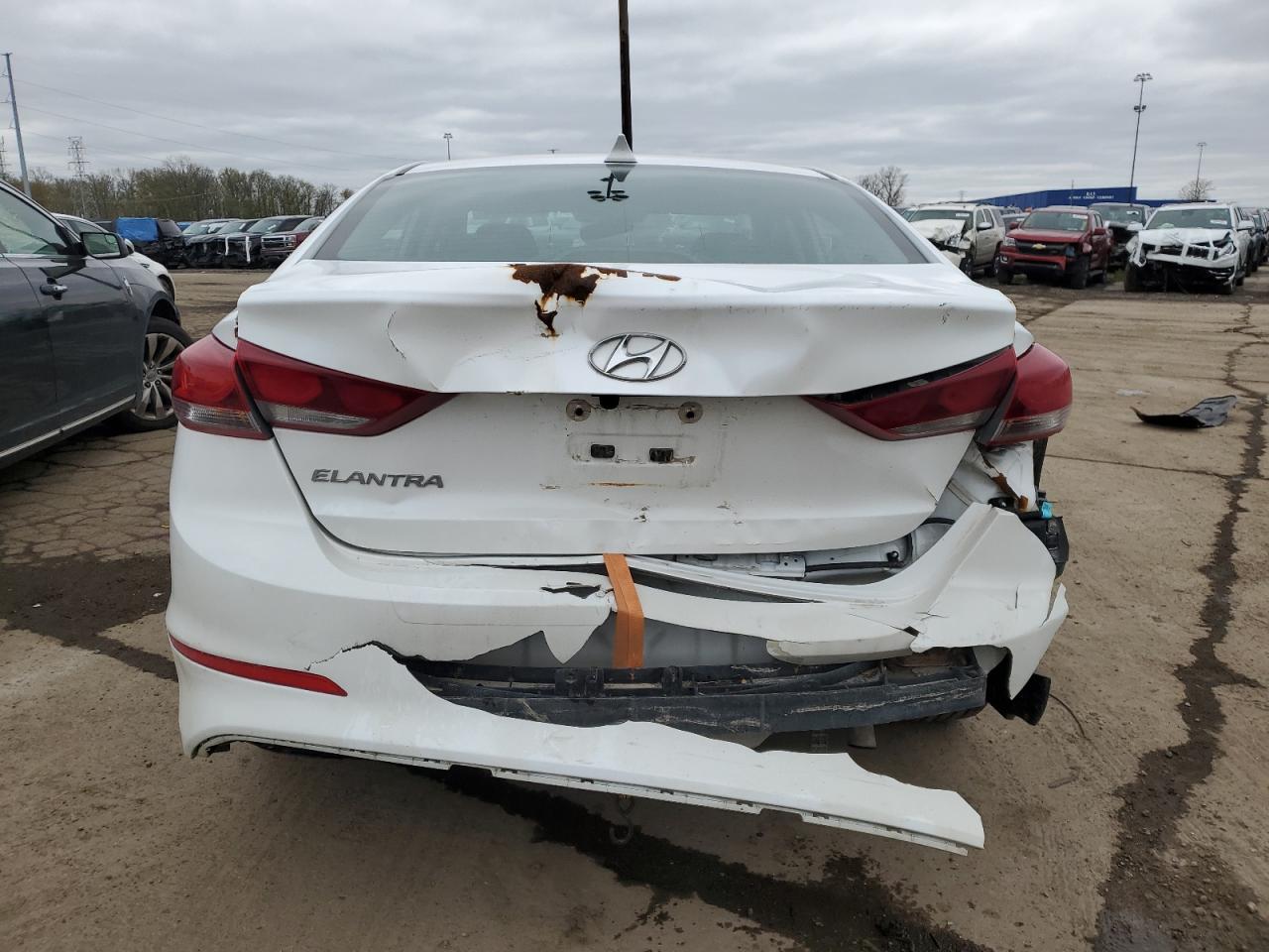 Photo 5 VIN: 5NPD84LF0JH395092 - HYUNDAI ELANTRA 