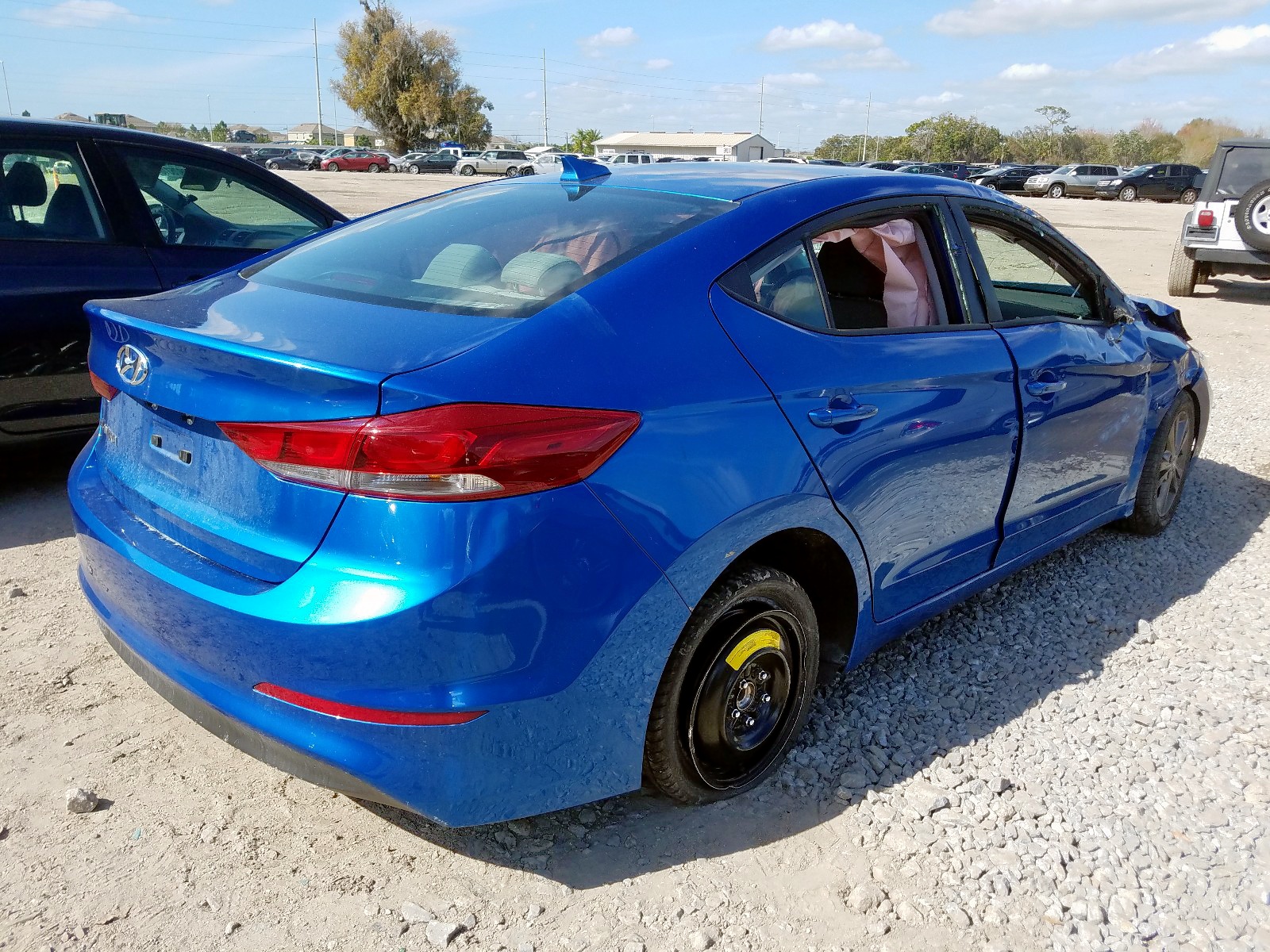 Photo 3 VIN: 5NPD84LF0JH401604 - HYUNDAI ELANTRA SE 