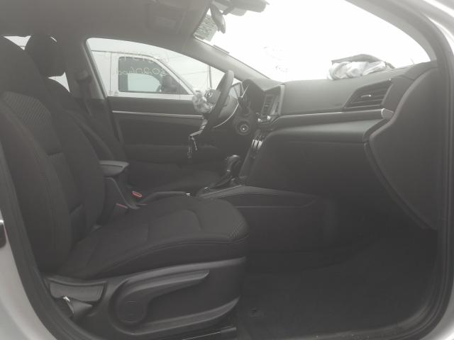 Photo 4 VIN: 5NPD84LF0KH399046 - HYUNDAI ELANTRA SE 