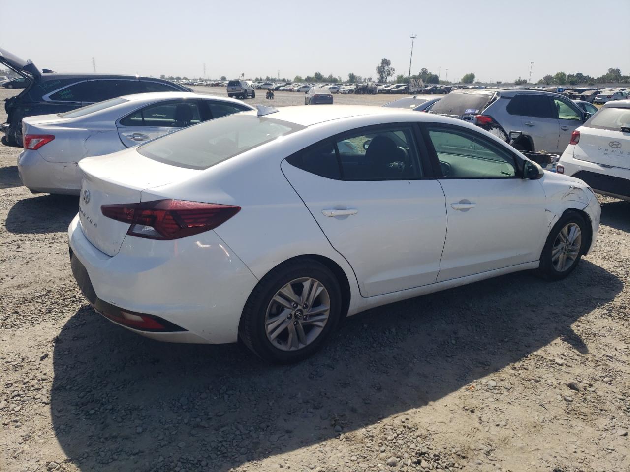 Photo 2 VIN: 5NPD84LF0KH407145 - HYUNDAI ELANTRA 