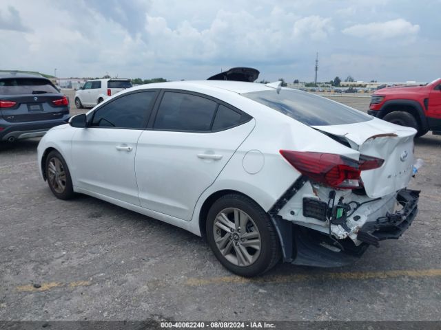 Photo 2 VIN: 5NPD84LF0KH422258 - HYUNDAI ELANTRA 