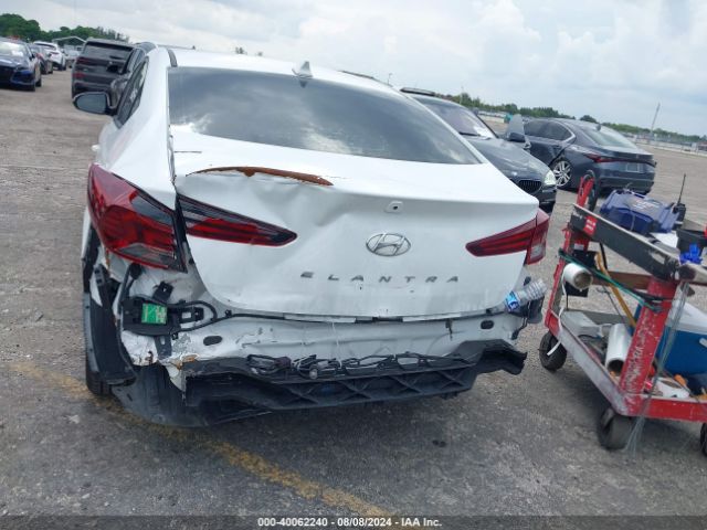 Photo 5 VIN: 5NPD84LF0KH422258 - HYUNDAI ELANTRA 