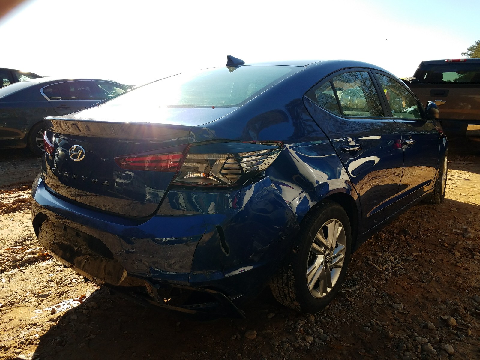 Photo 3 VIN: 5NPD84LF0KH427122 - HYUNDAI ELANTRA SE 