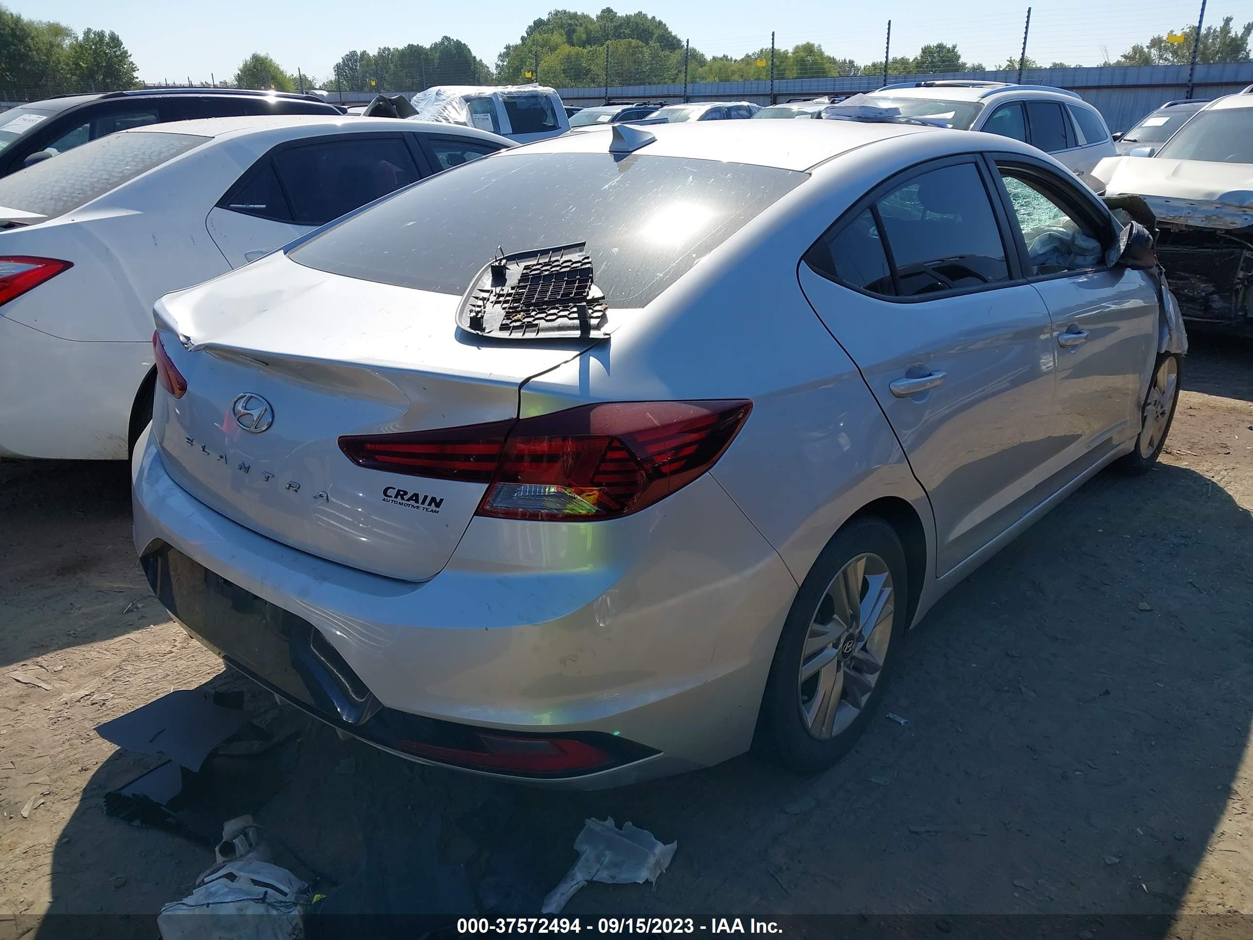 Photo 3 VIN: 5NPD84LF0KH435821 - HYUNDAI ELANTRA 