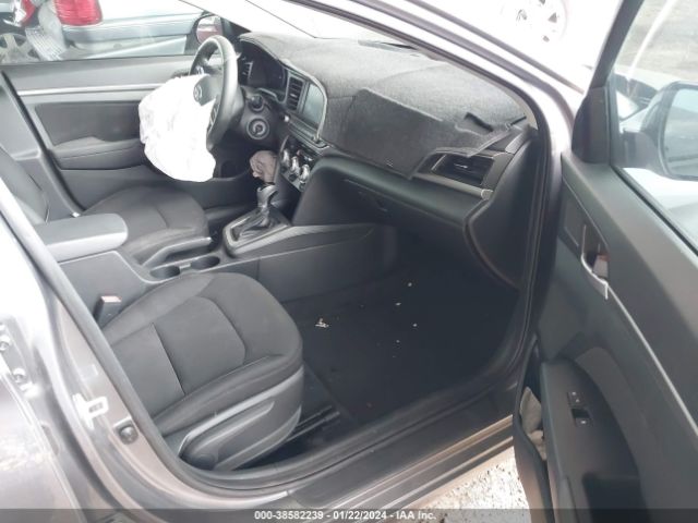 Photo 4 VIN: 5NPD84LF0KH445796 - HYUNDAI ELANTRA 