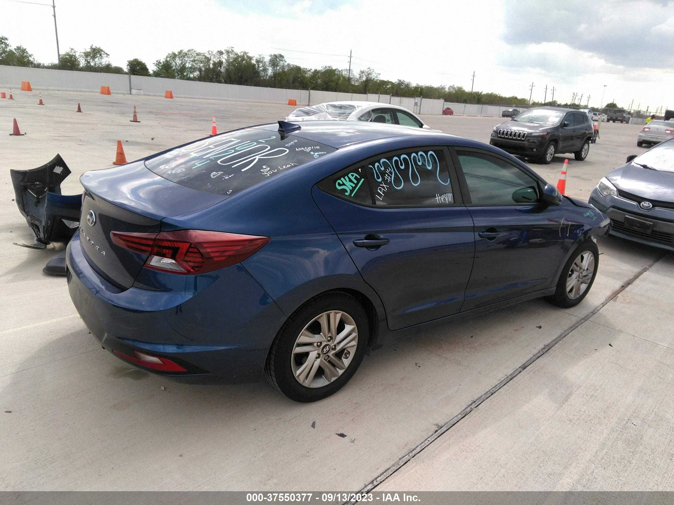 Photo 3 VIN: 5NPD84LF0KH448892 - HYUNDAI ELANTRA 