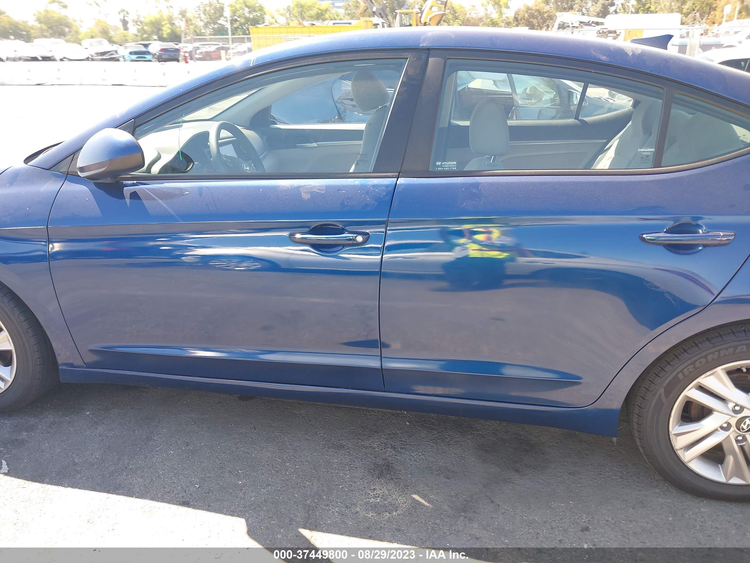 Photo 12 VIN: 5NPD84LF0KH466759 - HYUNDAI ELANTRA 