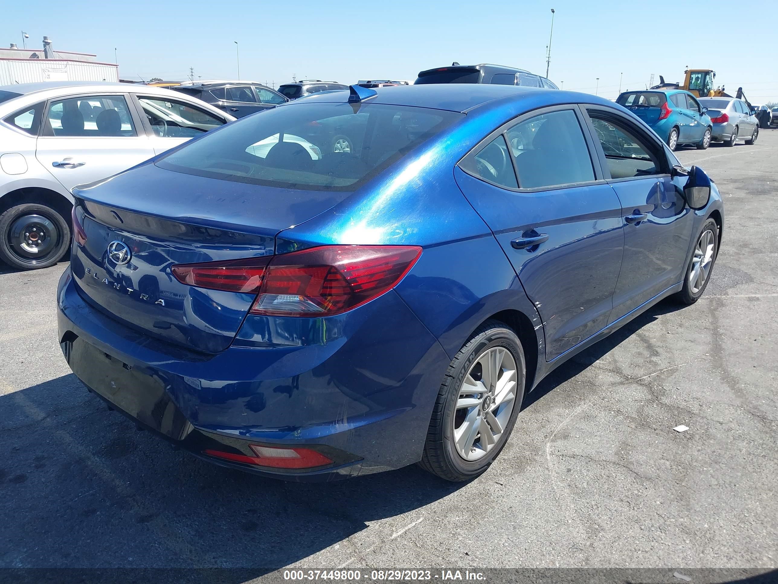 Photo 3 VIN: 5NPD84LF0KH466759 - HYUNDAI ELANTRA 