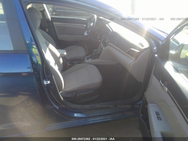 Photo 4 VIN: 5NPD84LF0KH469600 - HYUNDAI ELANTRA 