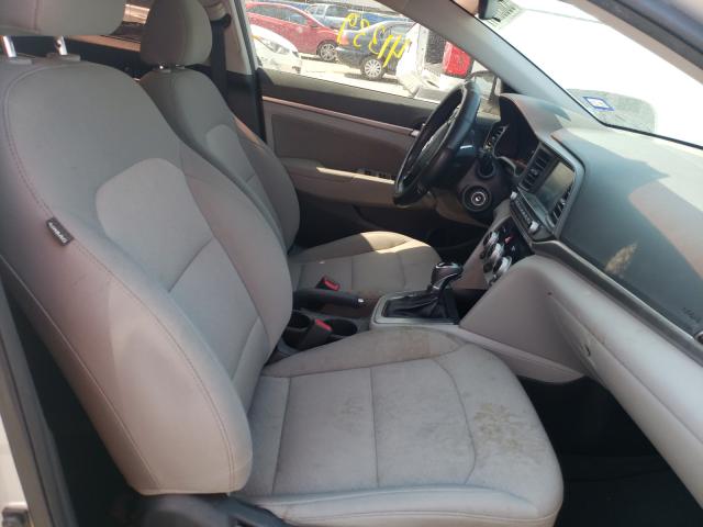 Photo 4 VIN: 5NPD84LF0KH486266 - HYUNDAI ELANTRA 