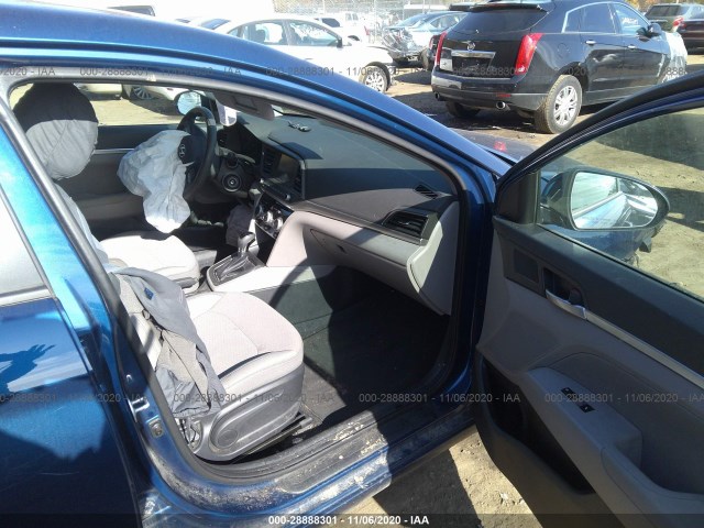 Photo 4 VIN: 5NPD84LF0KH491578 - HYUNDAI ELANTRA 