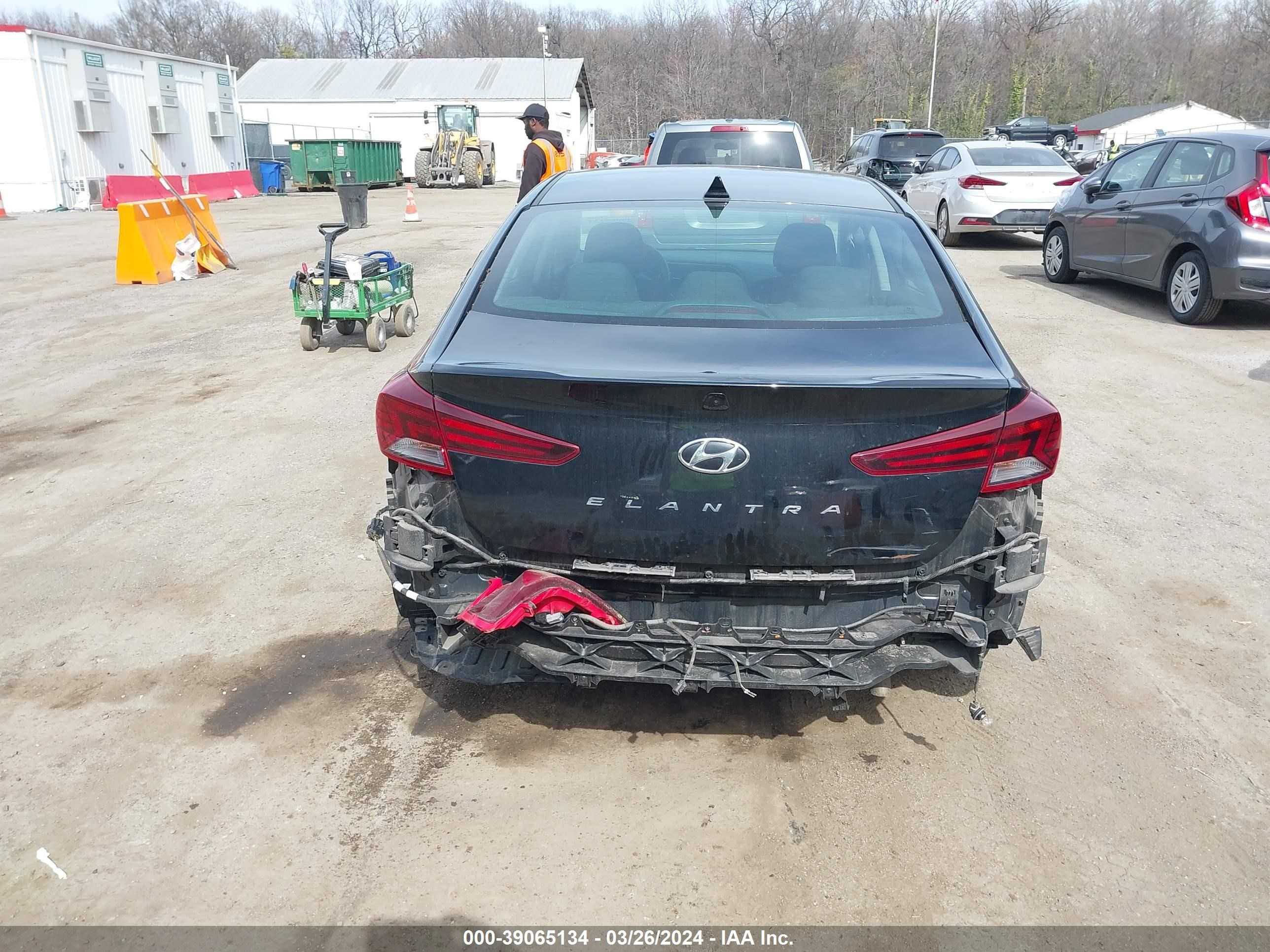 Photo 16 VIN: 5NPD84LF0LH498533 - HYUNDAI ELANTRA 