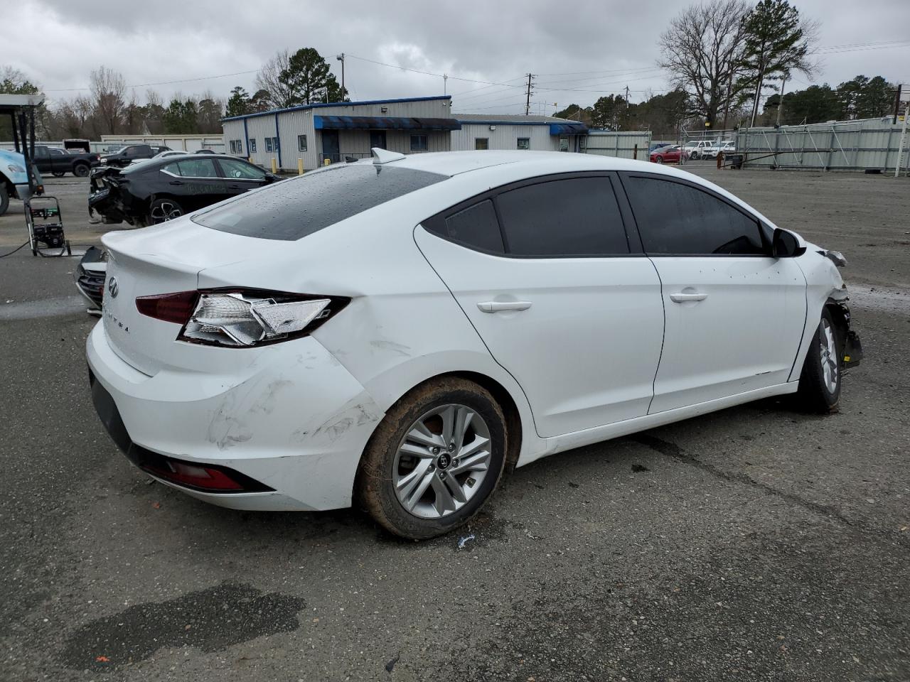 Photo 2 VIN: 5NPD84LF0LH569004 - HYUNDAI ELANTRA 