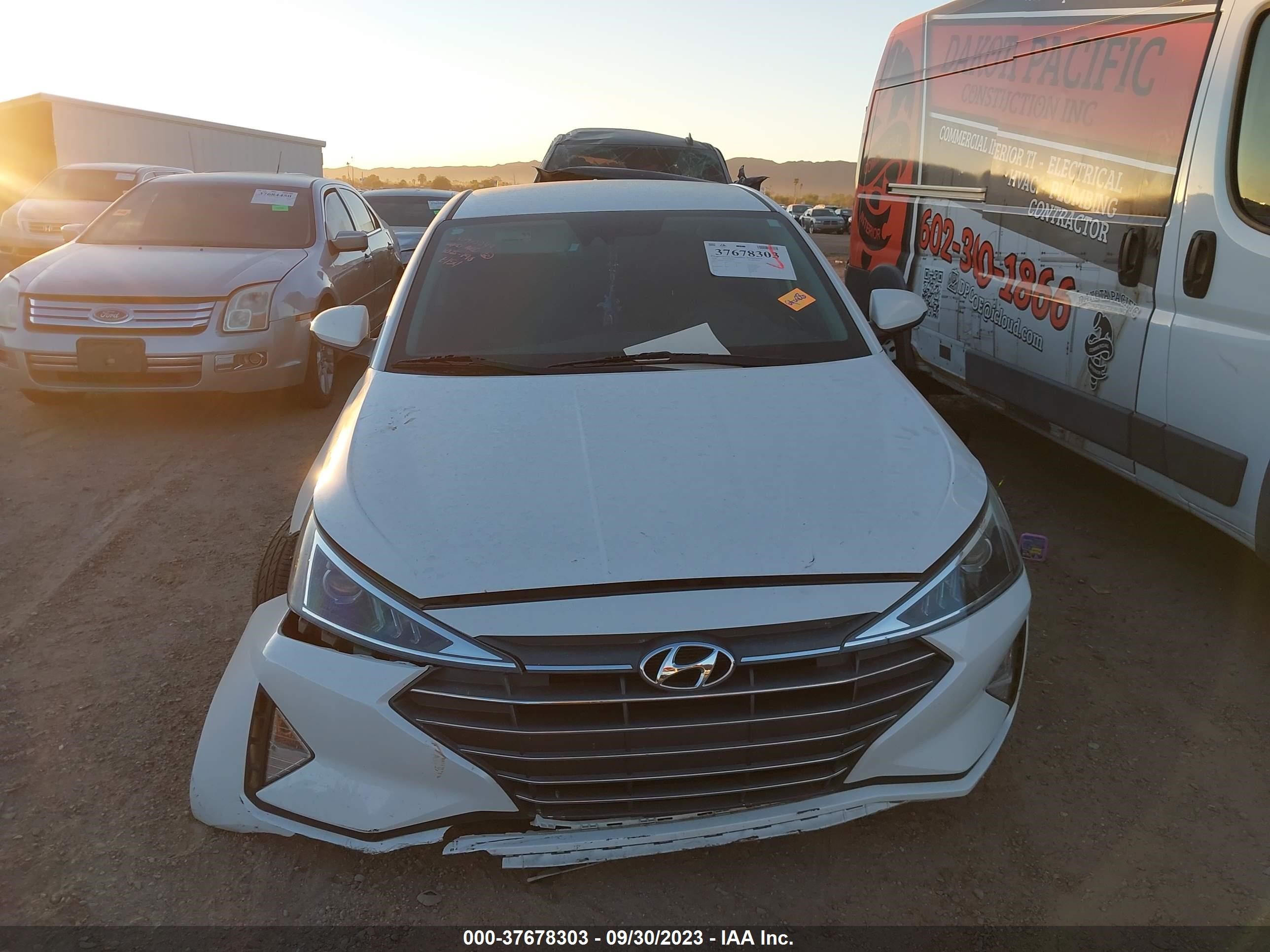 Photo 10 VIN: 5NPD84LF0LH596154 - HYUNDAI ELANTRA 