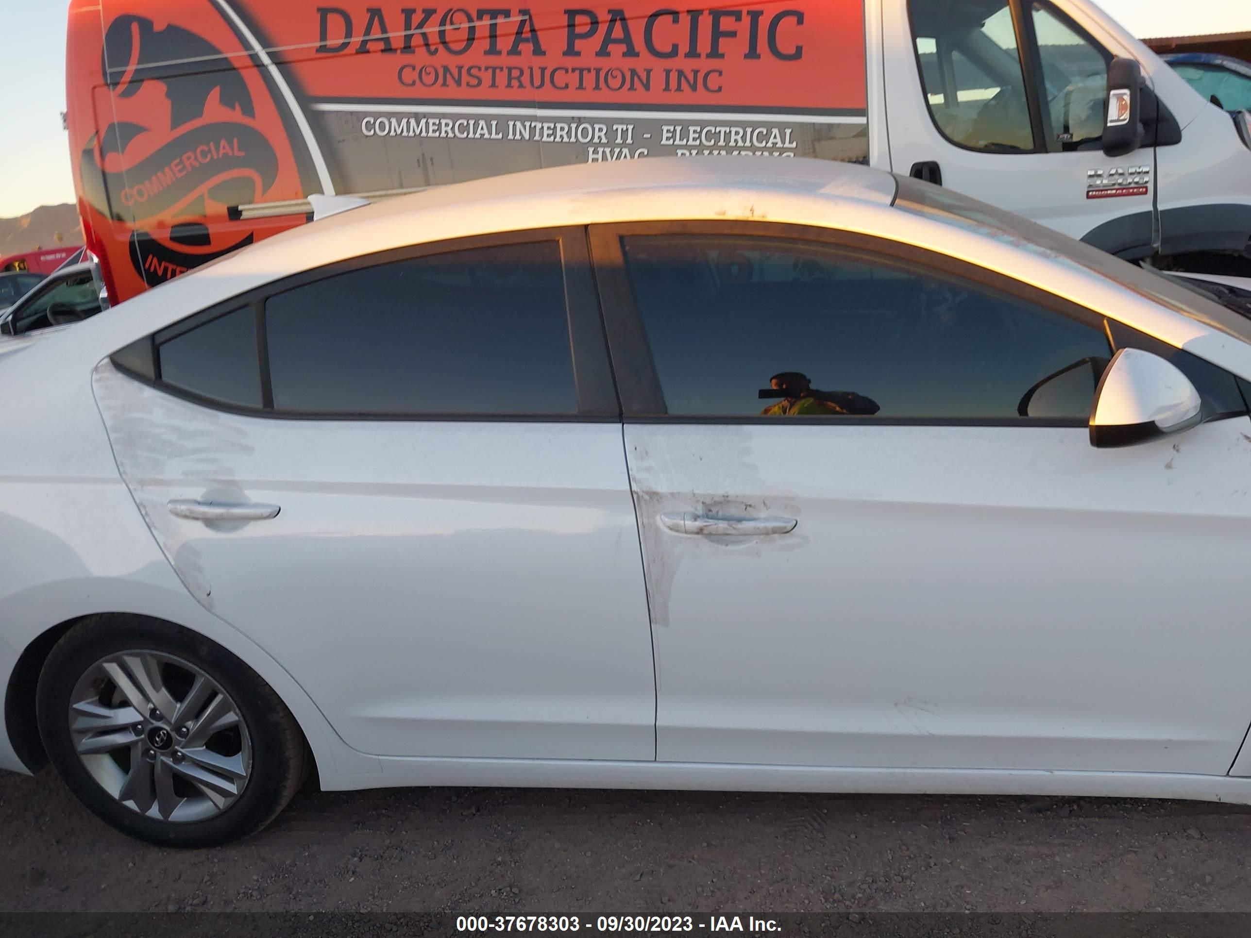 Photo 11 VIN: 5NPD84LF0LH596154 - HYUNDAI ELANTRA 