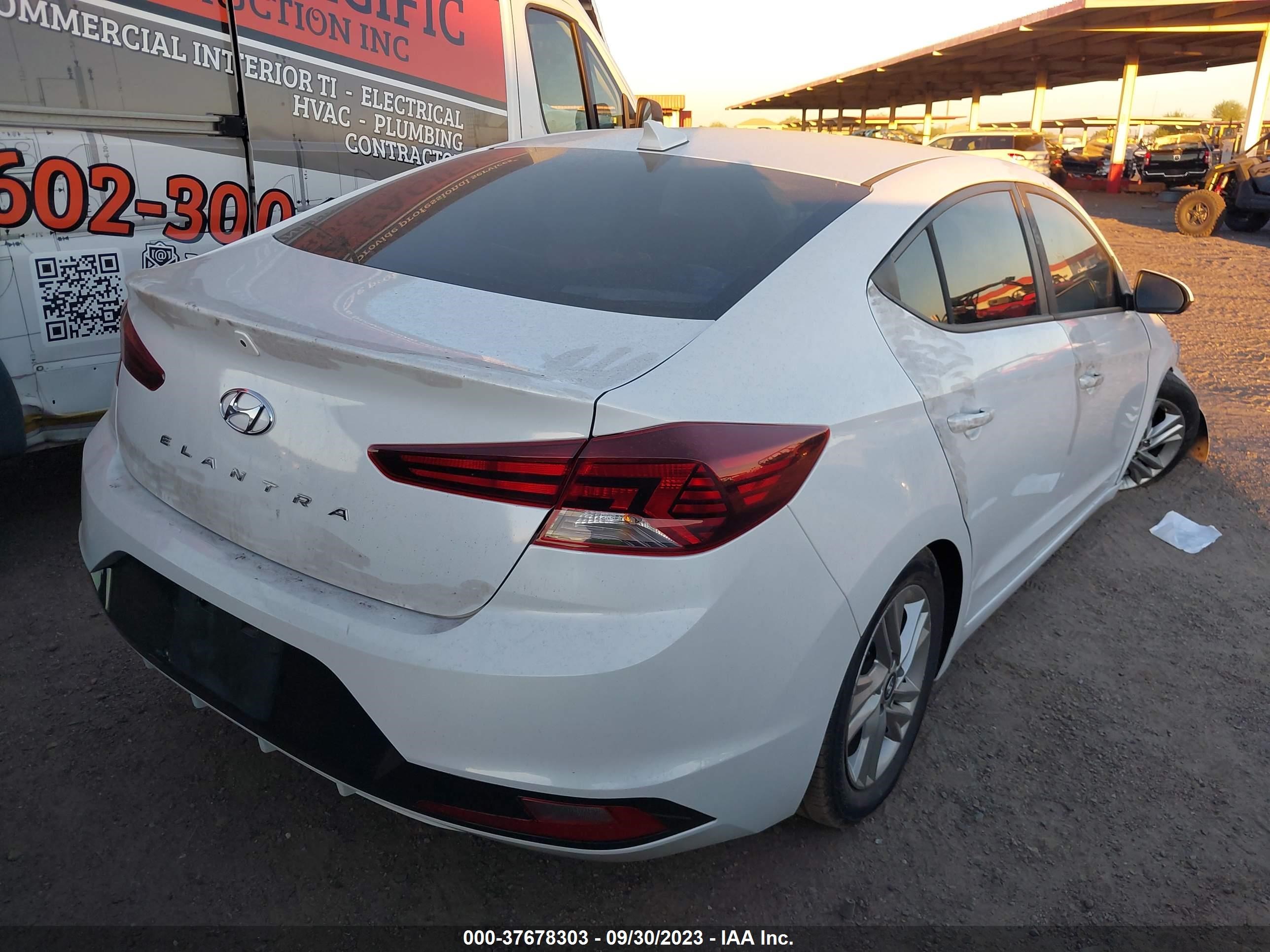 Photo 3 VIN: 5NPD84LF0LH596154 - HYUNDAI ELANTRA 