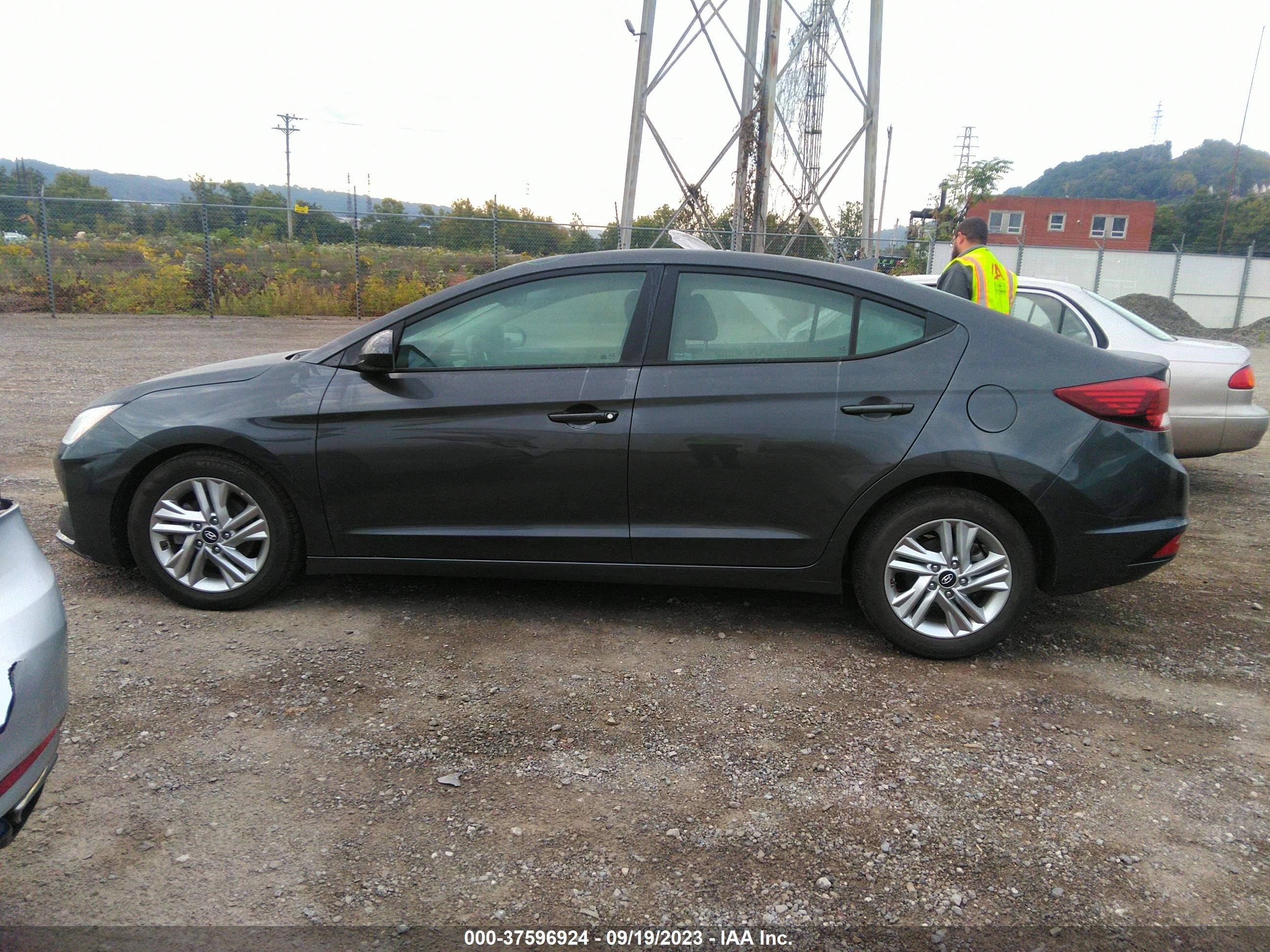 Photo 13 VIN: 5NPD84LF0LH614815 - HYUNDAI ELANTRA 