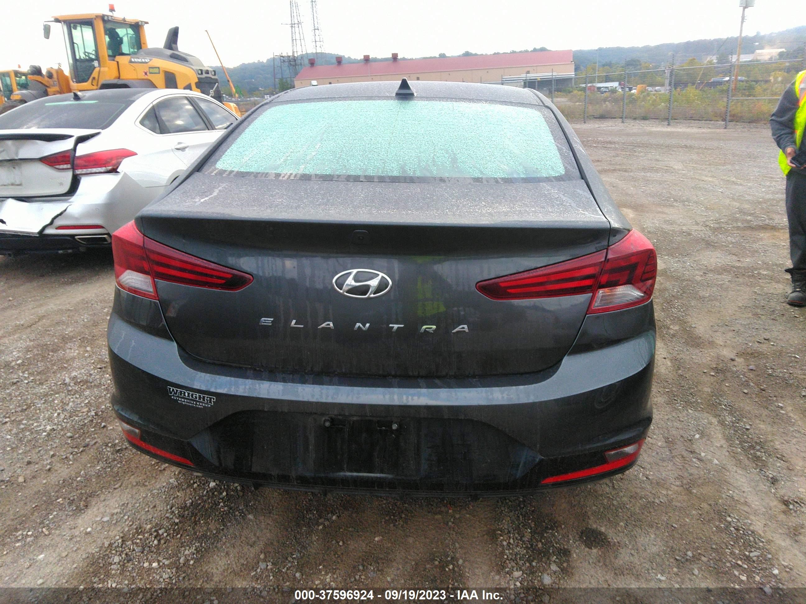 Photo 15 VIN: 5NPD84LF0LH614815 - HYUNDAI ELANTRA 