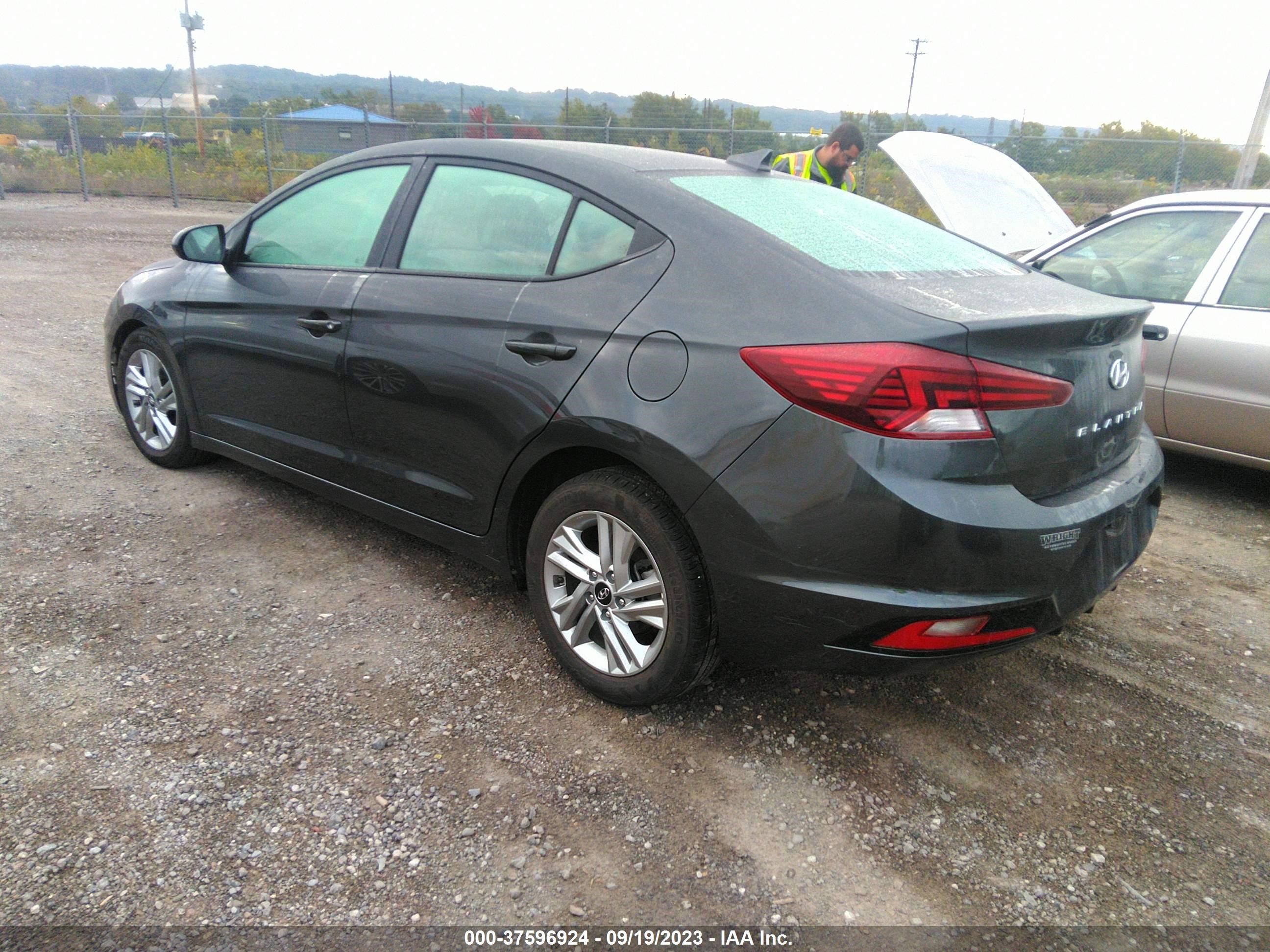 Photo 2 VIN: 5NPD84LF0LH614815 - HYUNDAI ELANTRA 