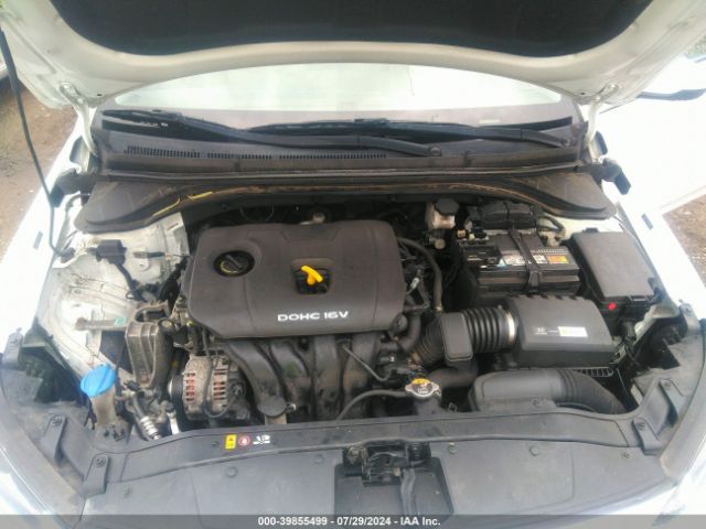 Photo 9 VIN: 5NPD84LF1HH004039 - HYUNDAI ELANTRA 