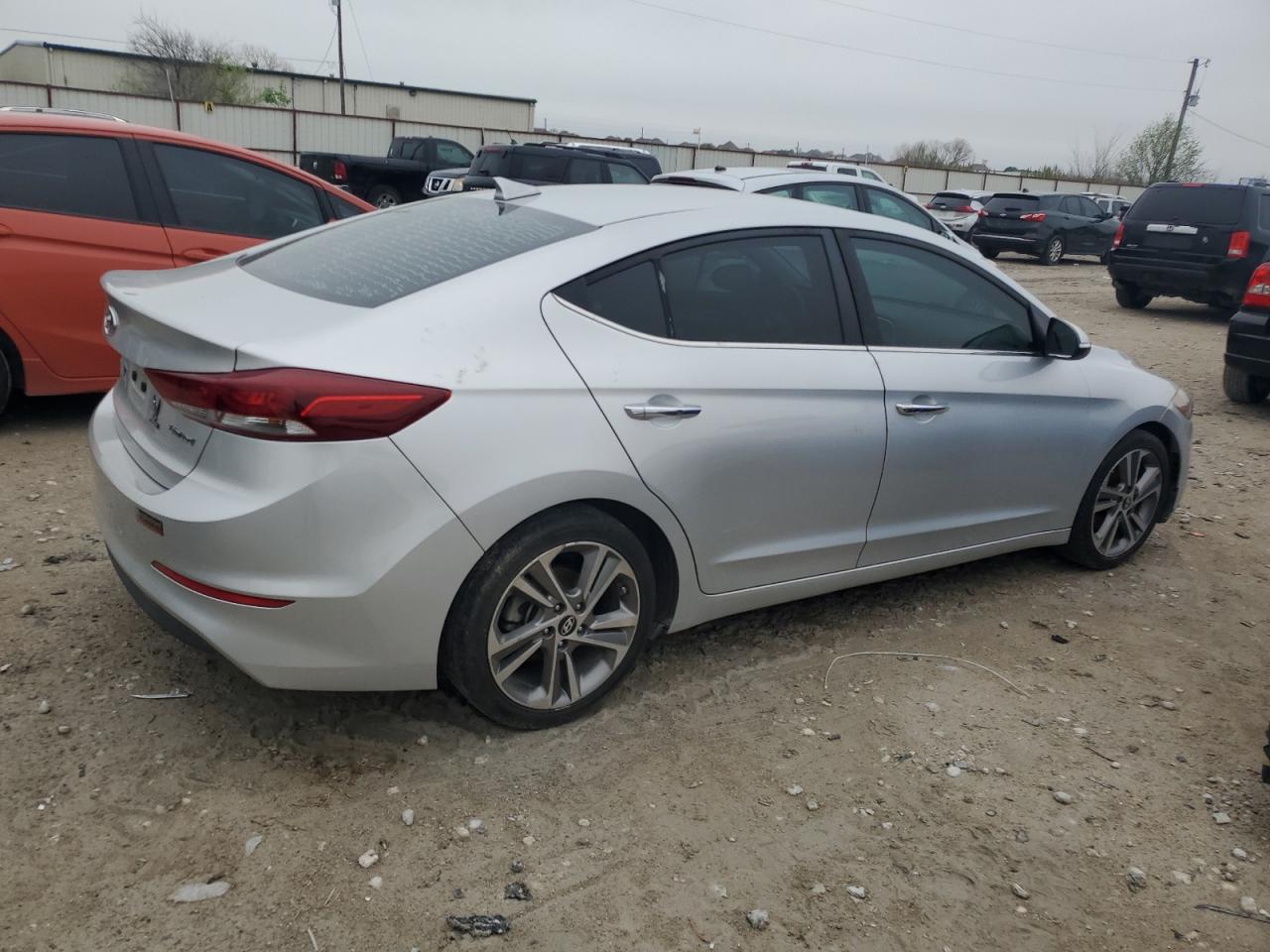 Photo 2 VIN: 5NPD84LF1HH004588 - HYUNDAI ELANTRA 