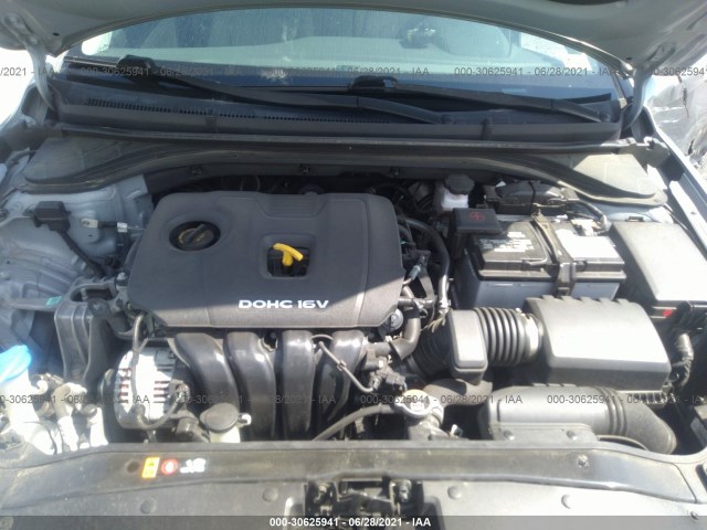 Photo 9 VIN: 5NPD84LF1HH005711 - HYUNDAI ELANTRA 