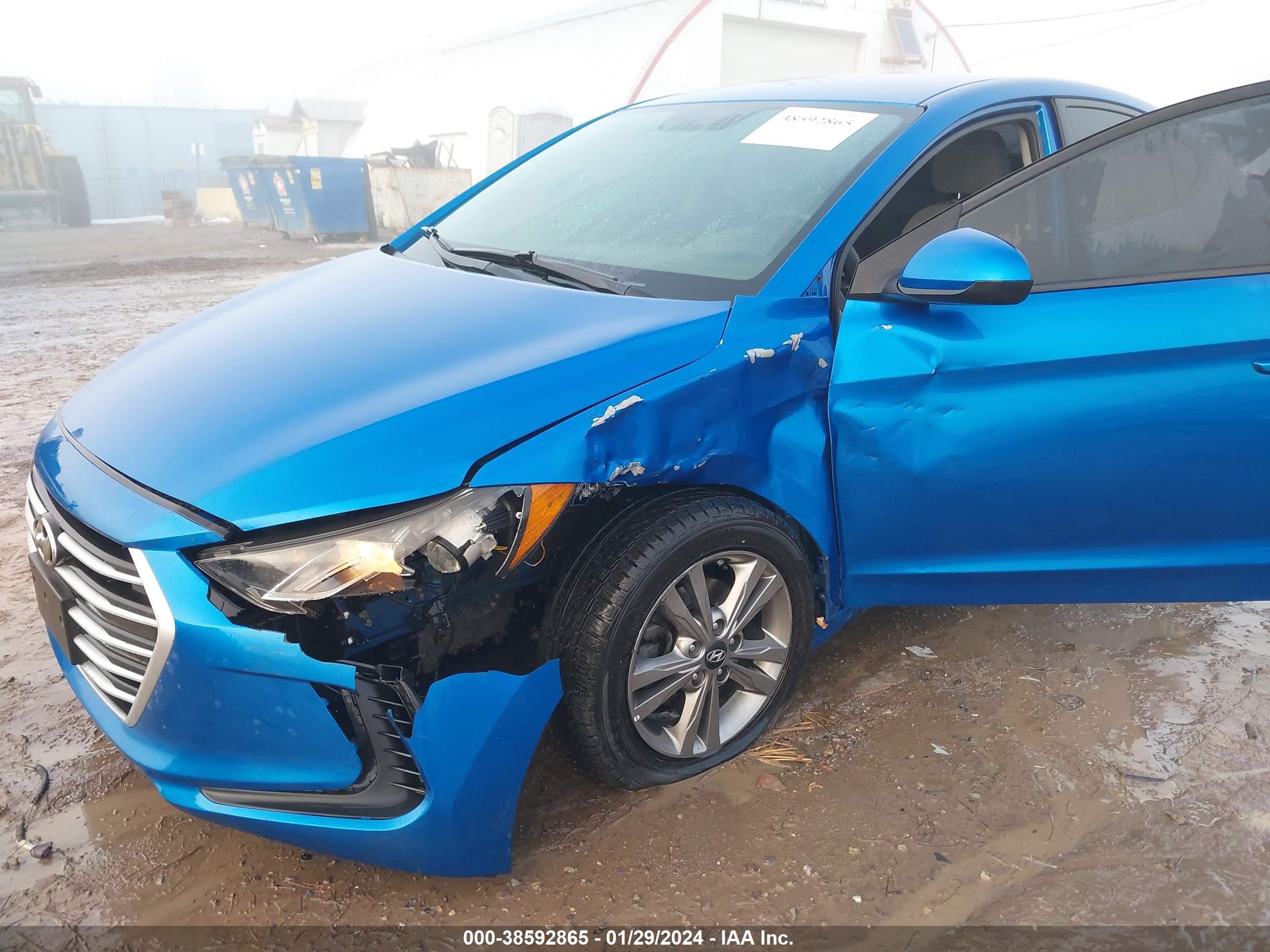 Photo 5 VIN: 5NPD84LF1HH005935 - HYUNDAI ELANTRA 