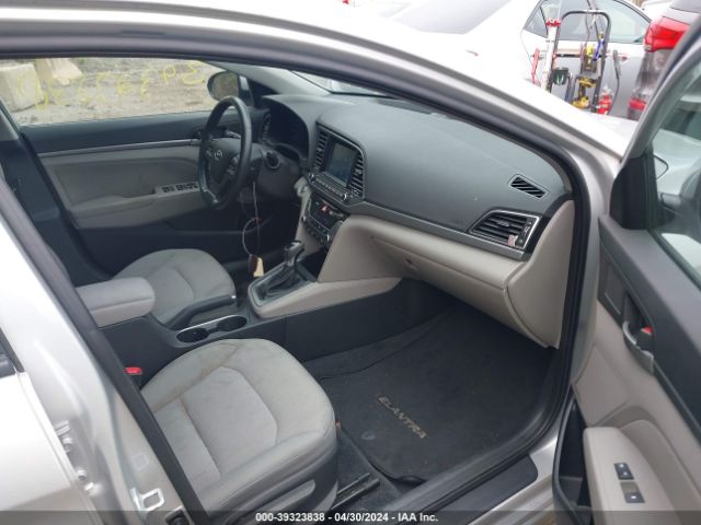 Photo 4 VIN: 5NPD84LF1HH025800 - HYUNDAI ELANTRA 