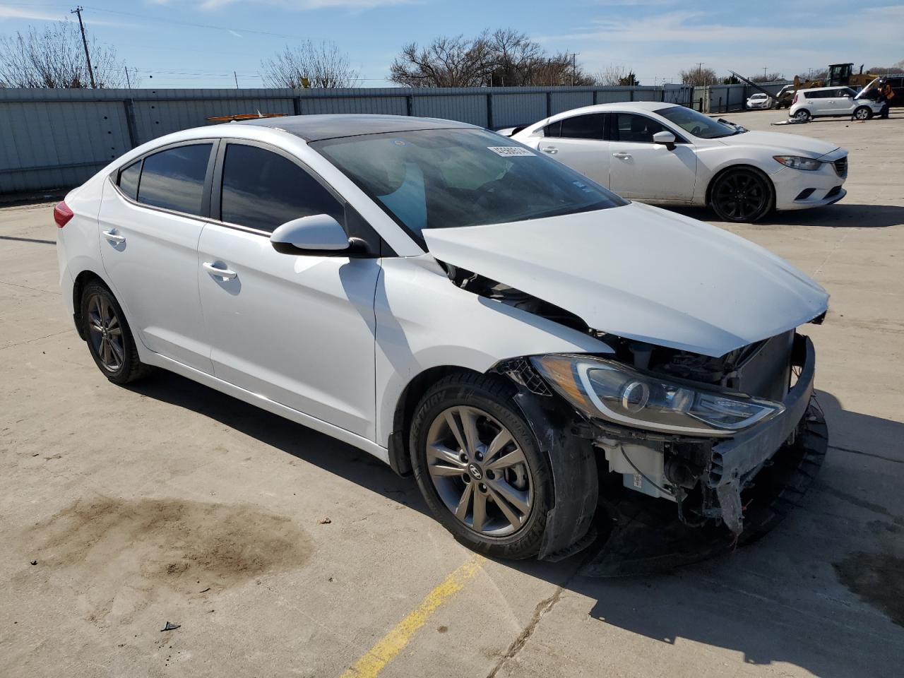 Photo 3 VIN: 5NPD84LF1HH040541 - HYUNDAI ELANTRA 