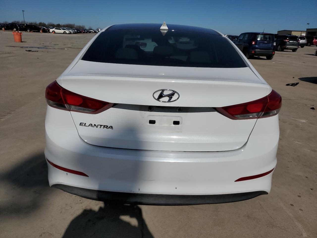 Photo 5 VIN: 5NPD84LF1HH040541 - HYUNDAI ELANTRA 