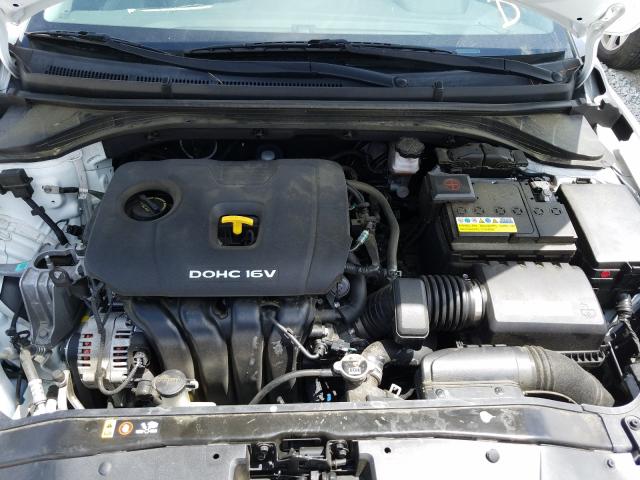 Photo 6 VIN: 5NPD84LF1HH077475 - HYUNDAI ELANTRA 