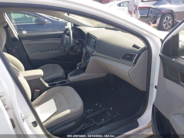 Photo 4 VIN: 5NPD84LF1HH121040 - HYUNDAI ELANTRA 