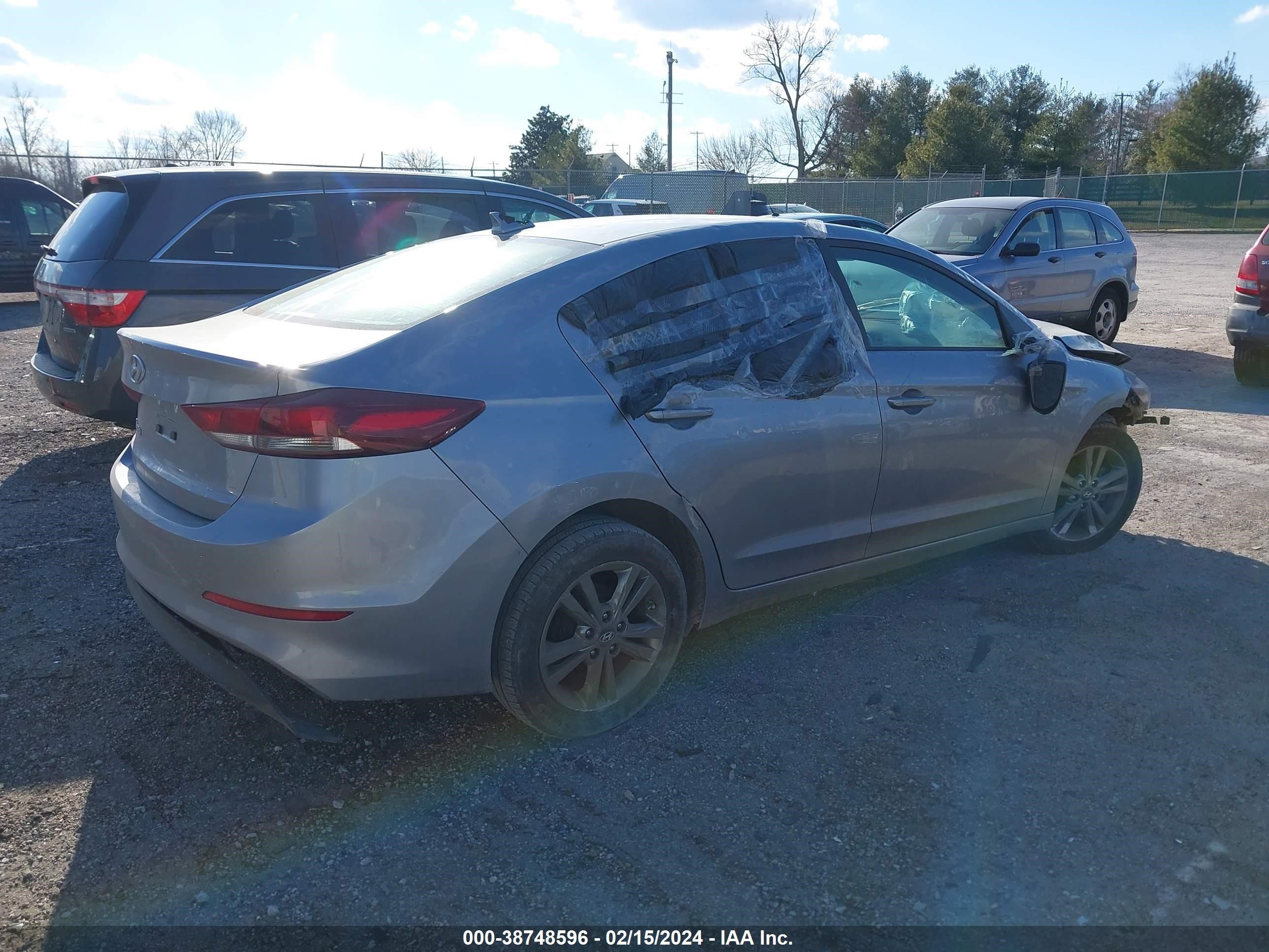 Photo 3 VIN: 5NPD84LF1HH157777 - HYUNDAI ELANTRA 